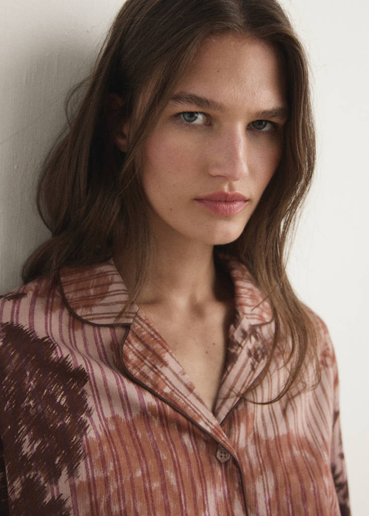 Pyjama shirt with blurred print — Brown
