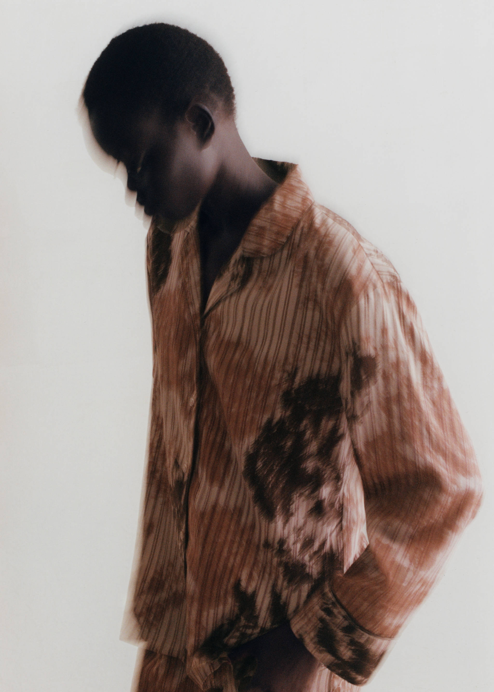 Pyjama shirt with blurred print - Details of the article 6
