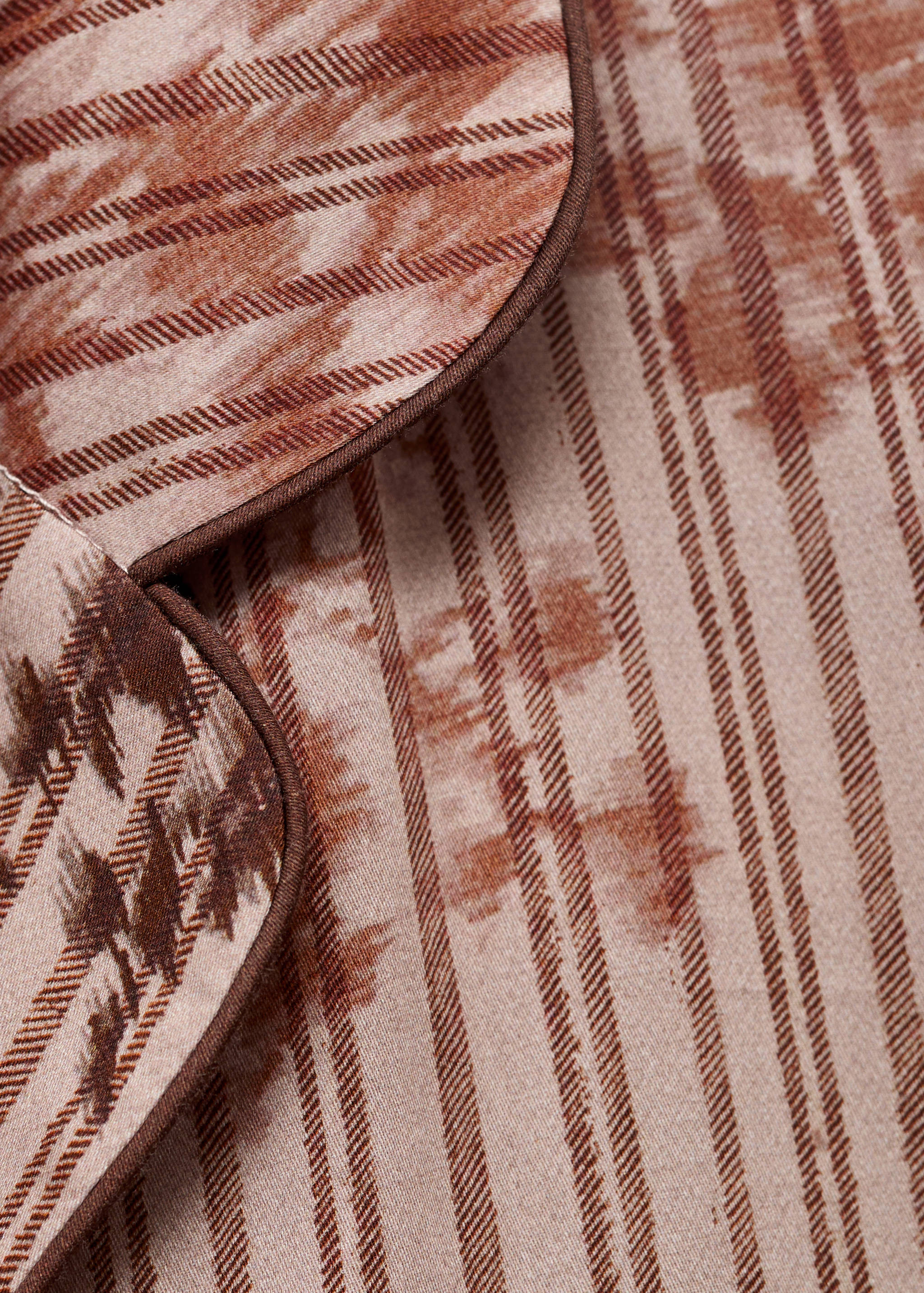 Pyjama shirt with blurred print - Details of the article 8