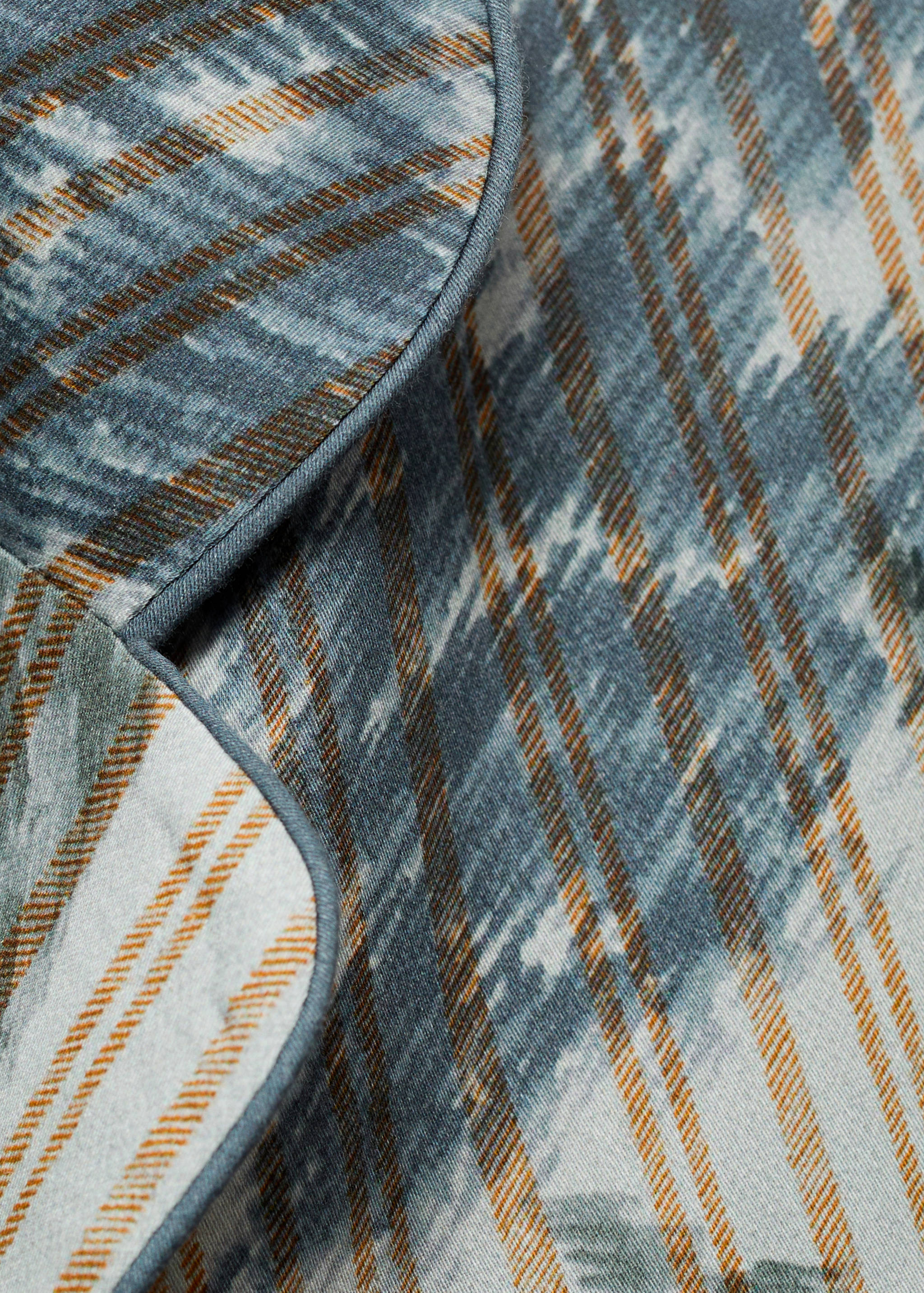 Pyjama shirt with blurred print - Details of the article 8