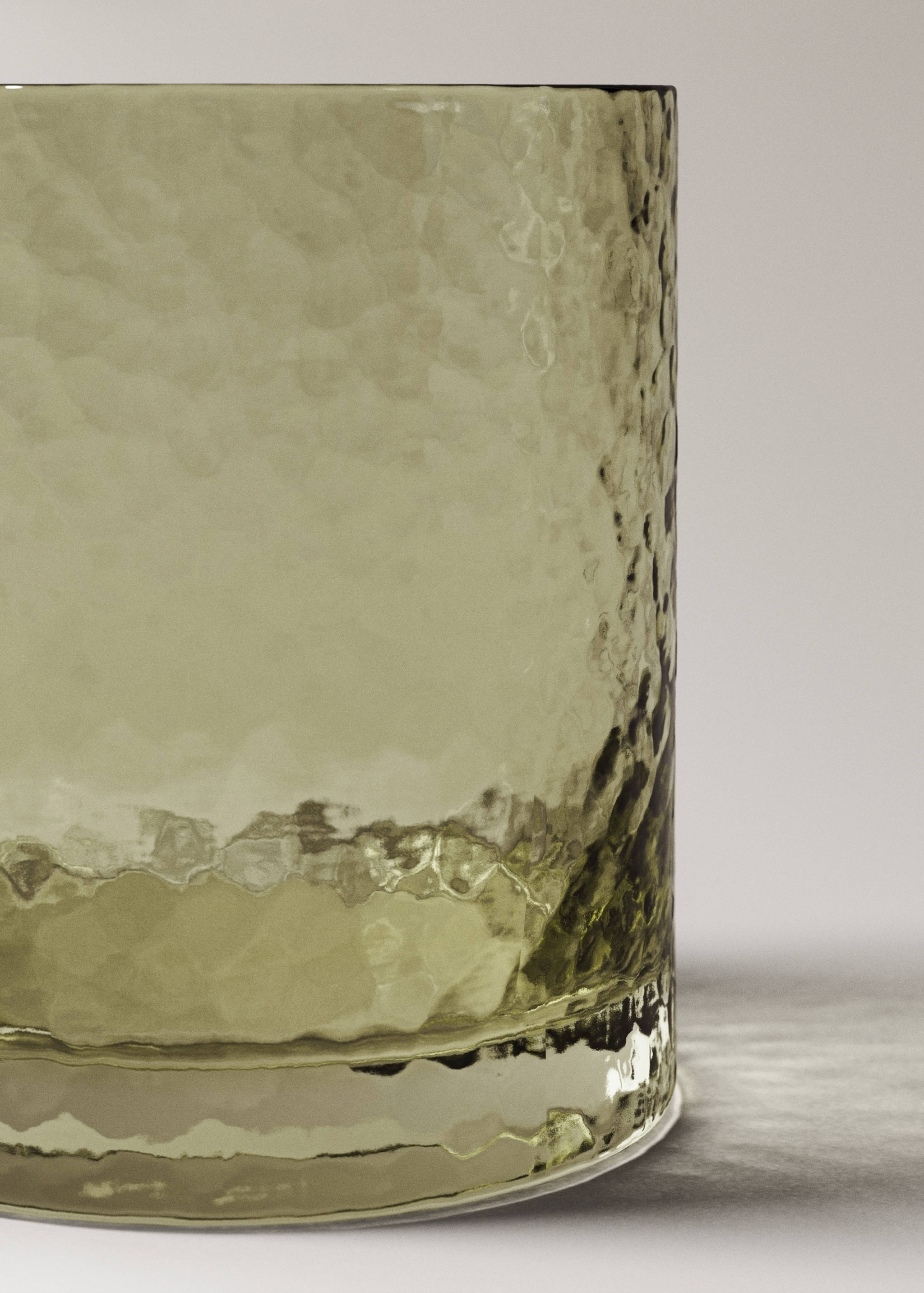 Hammered glass tumbler - Details of the article 1