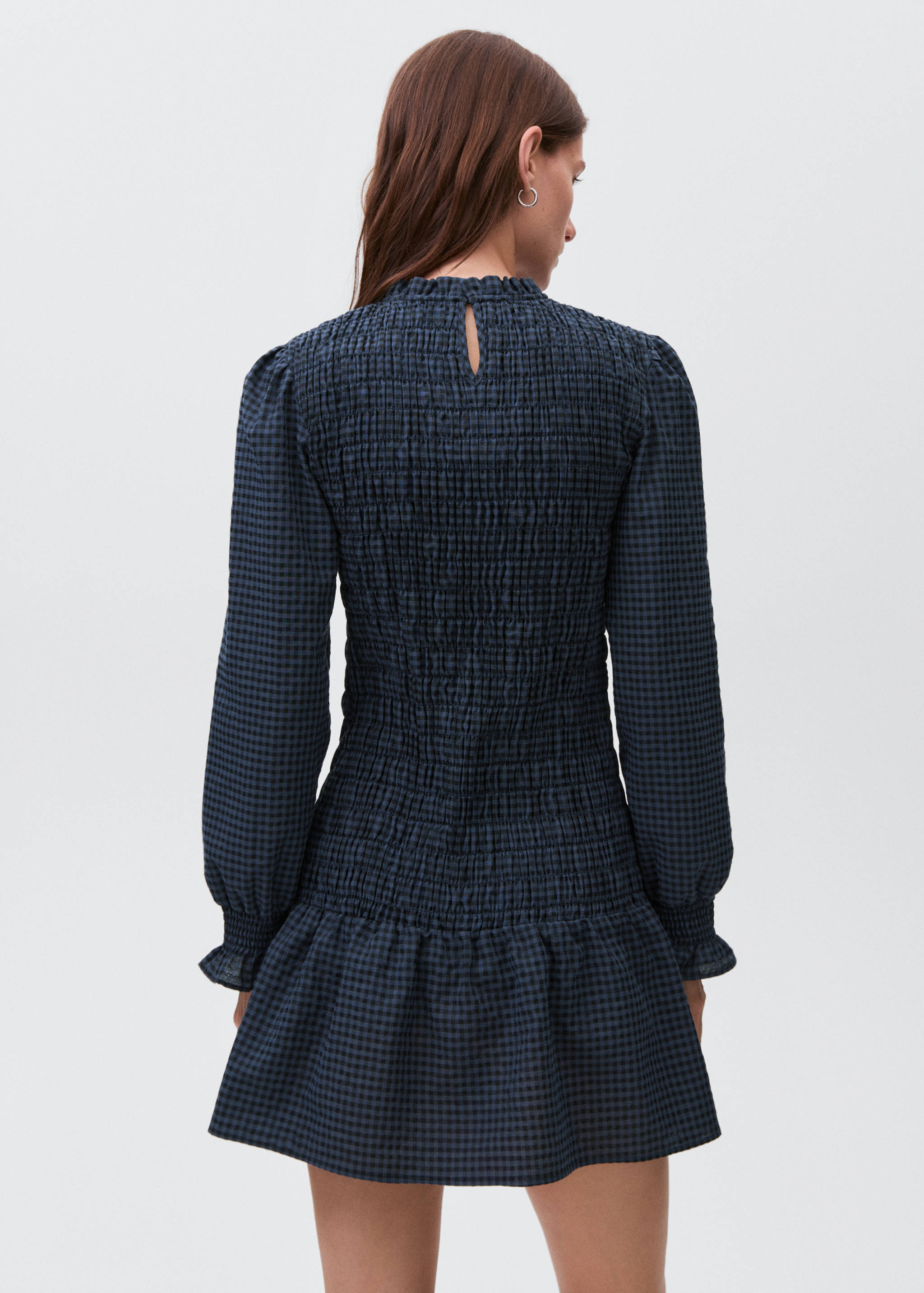 Gerafftes Karokleid - Rückseite des Artikels