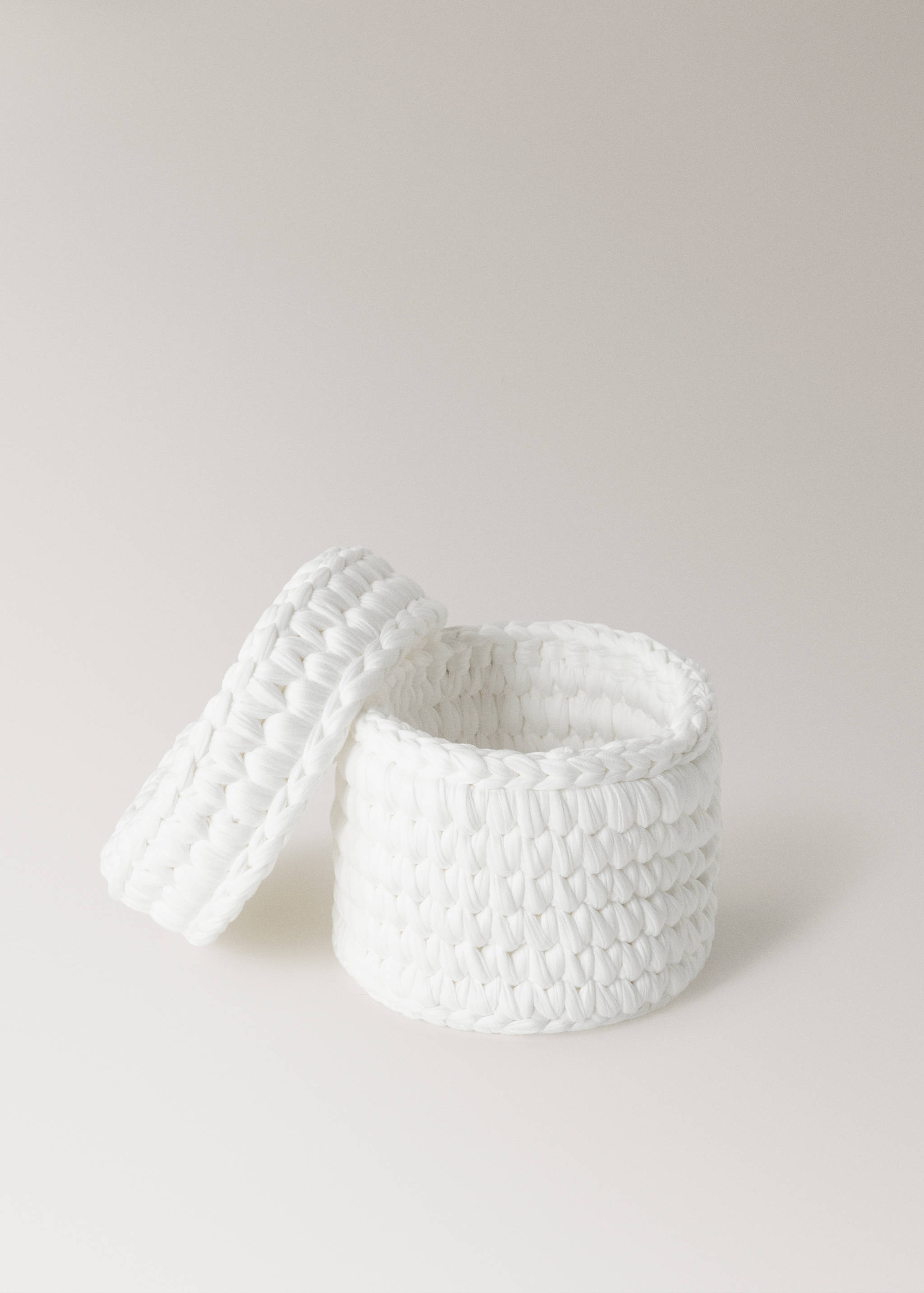 Small round basket with lid - Details of the article 1