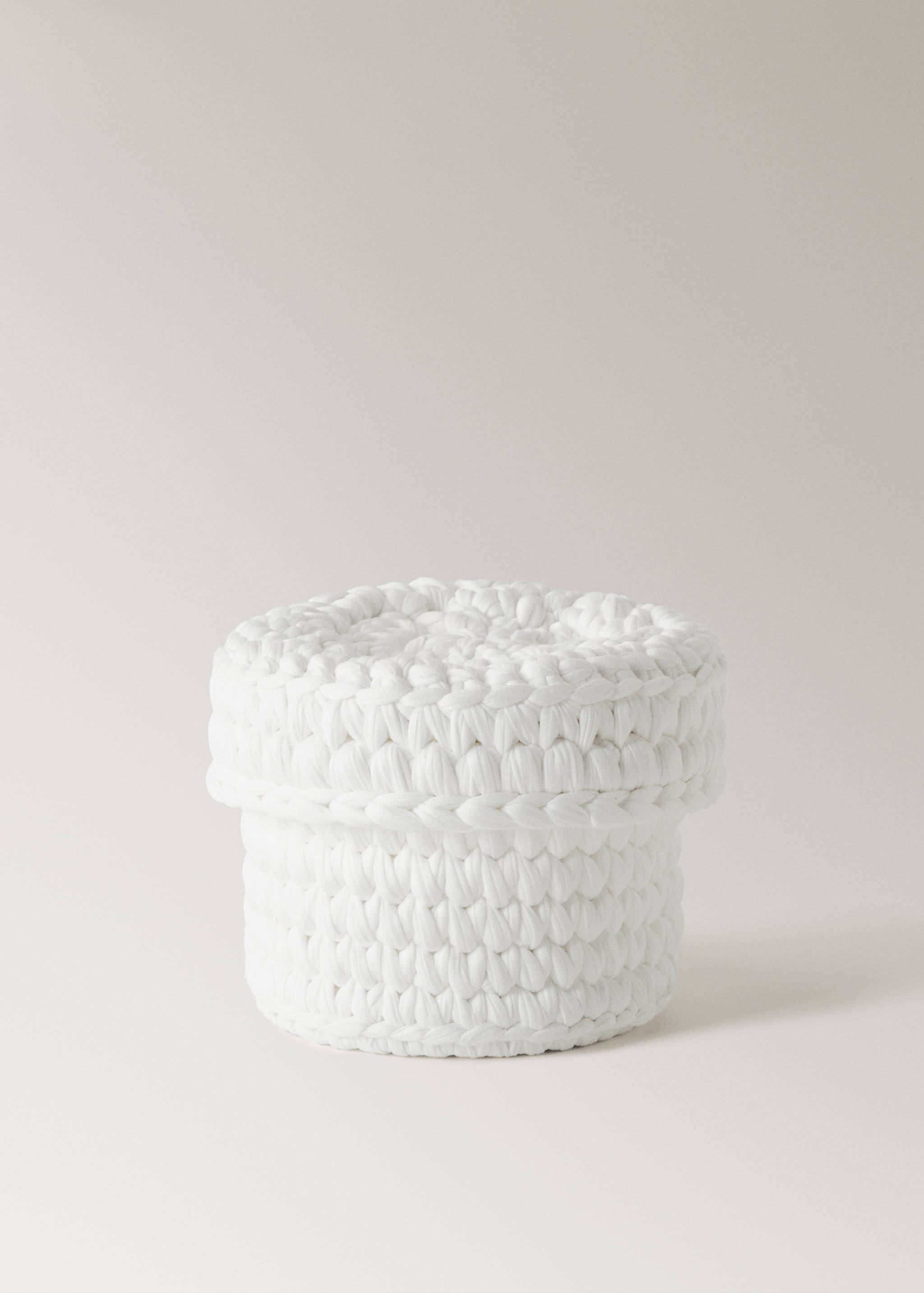 Small round basket with lid - Article without model
