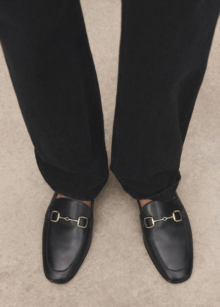 Leather loafer with buckle — Black