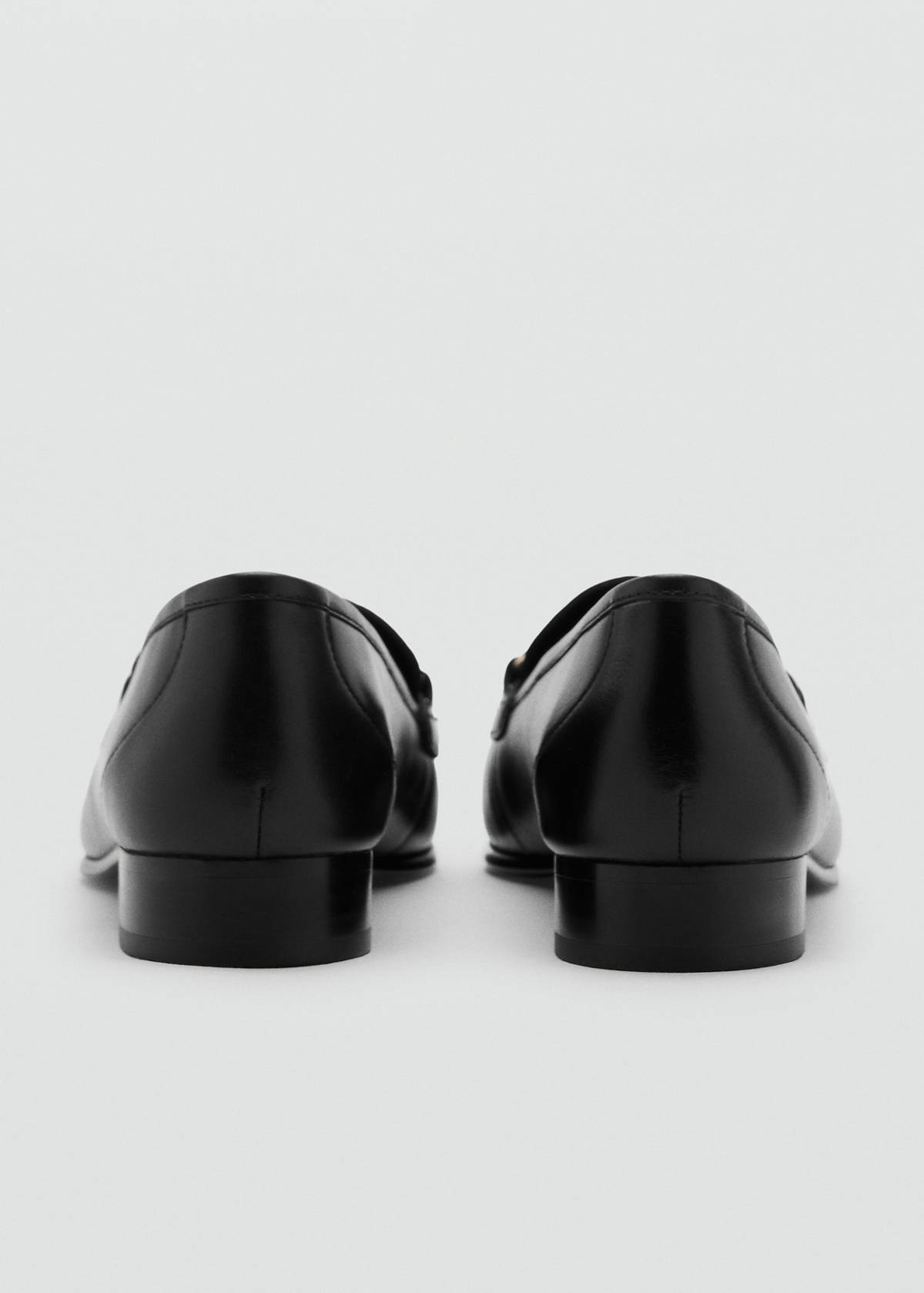 Leather loafer with buckle — Black