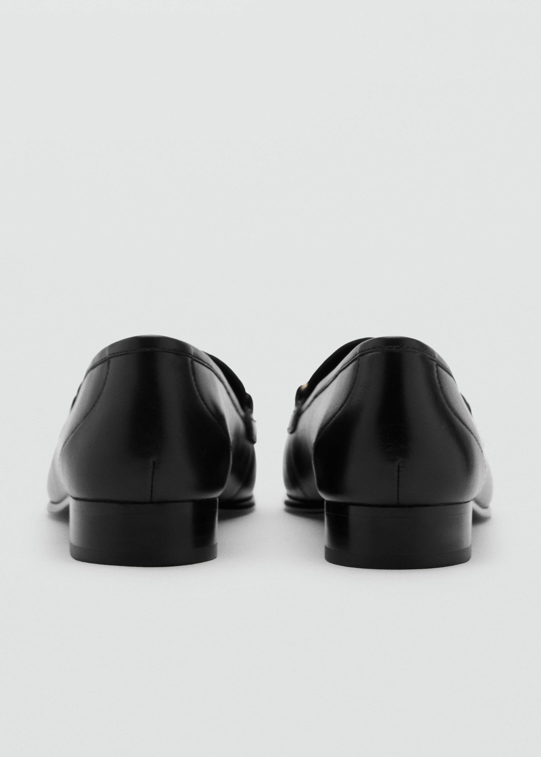 Buckle leather moccasins - Details of the article 1