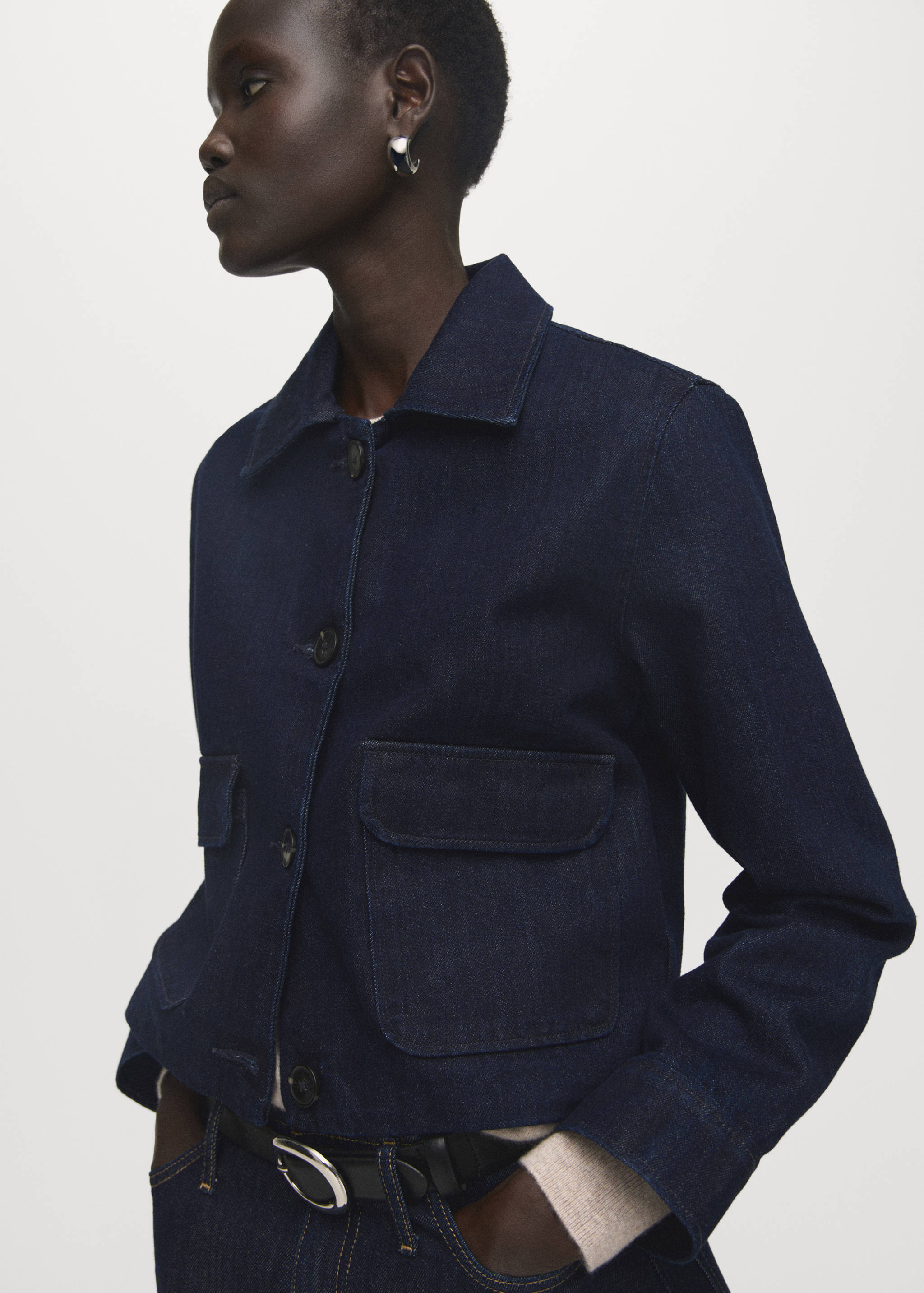 Chaqueta denim bolsillos - Plano medio