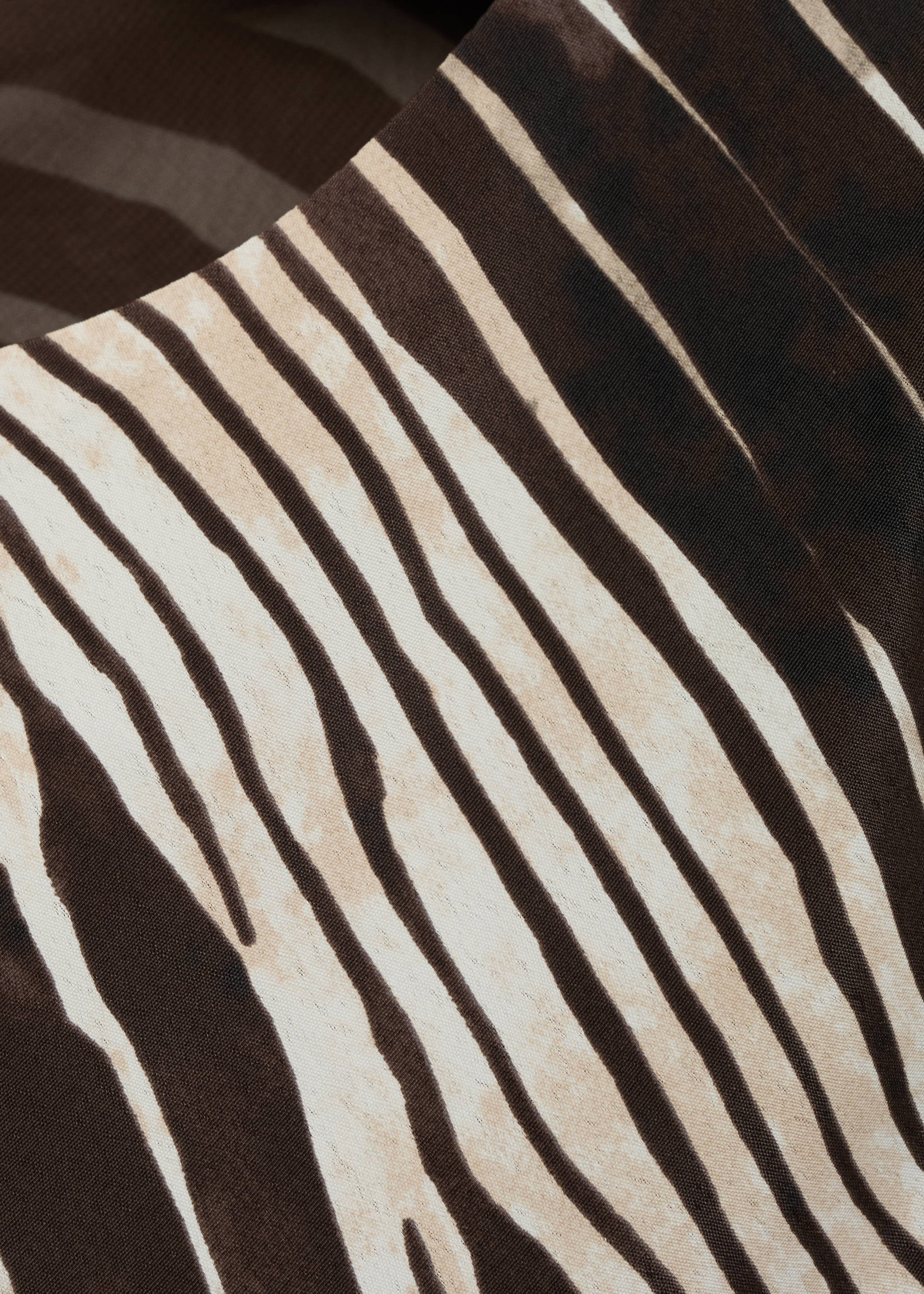 Zebra-print dress with flared sleeves - Details of the article 8