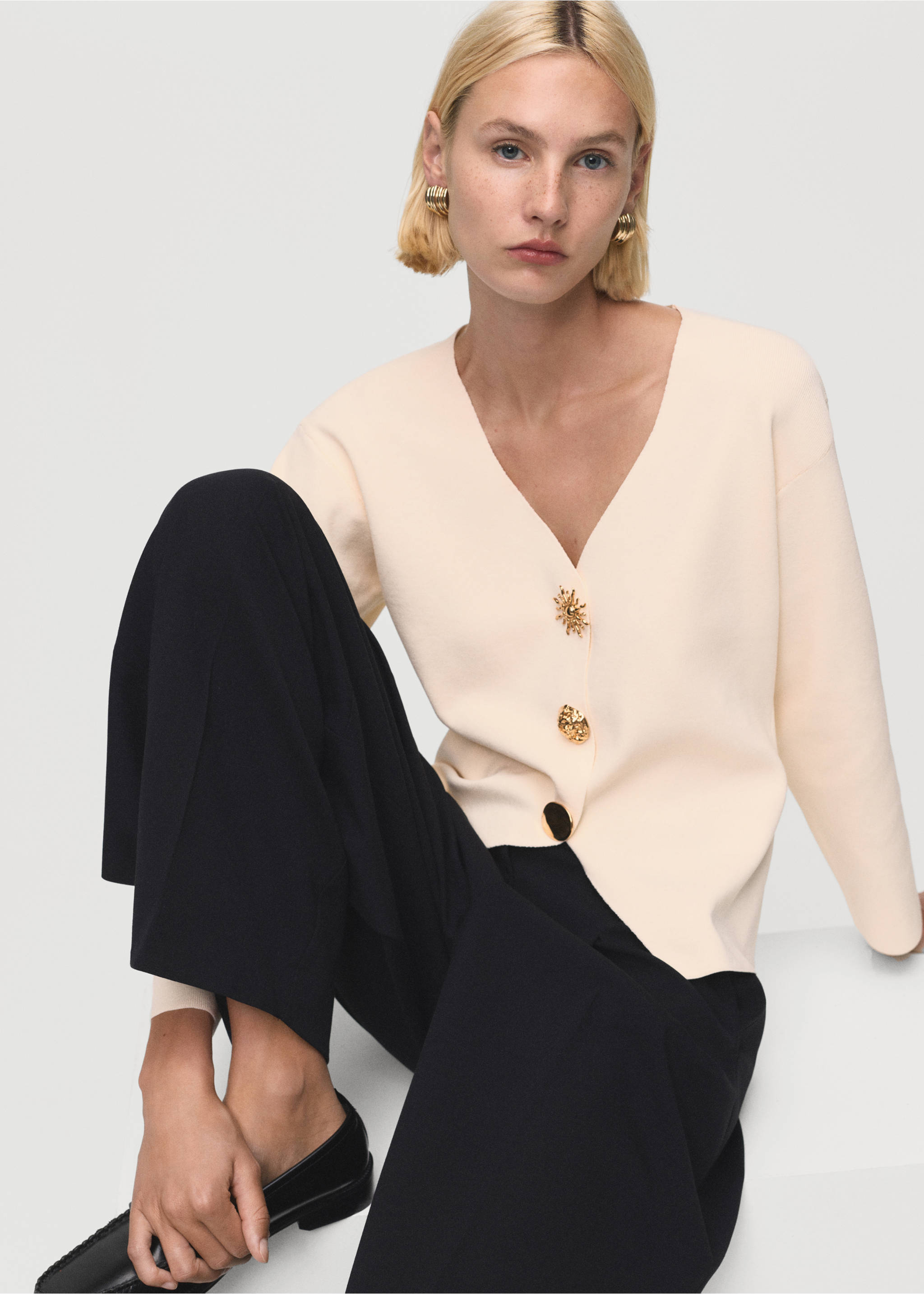 Knitted jacket with jewel buttons - Medium plane, Ecru. Ref: 17054790-00.
