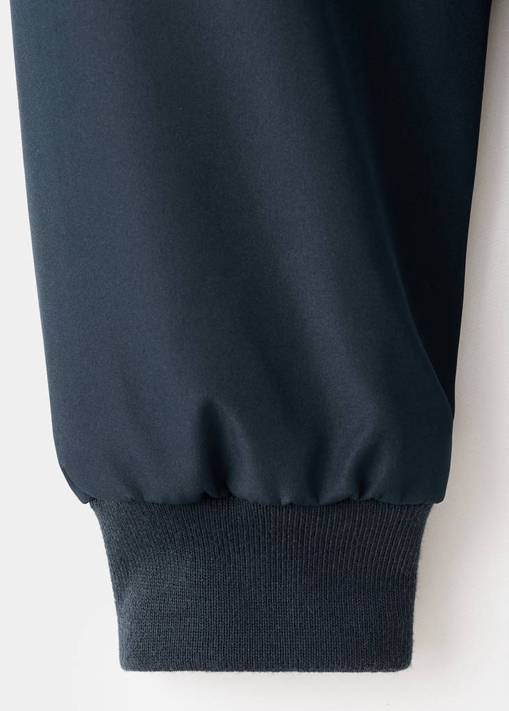 Pocketed water-repellent jacket — Navy