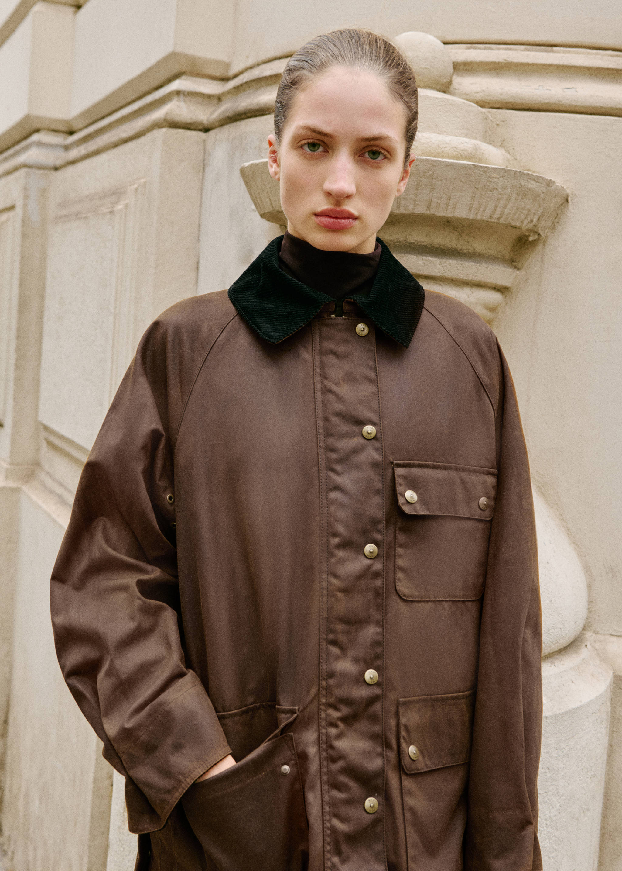 Waxed-effect parka with corduroy collar - Details of the article 1