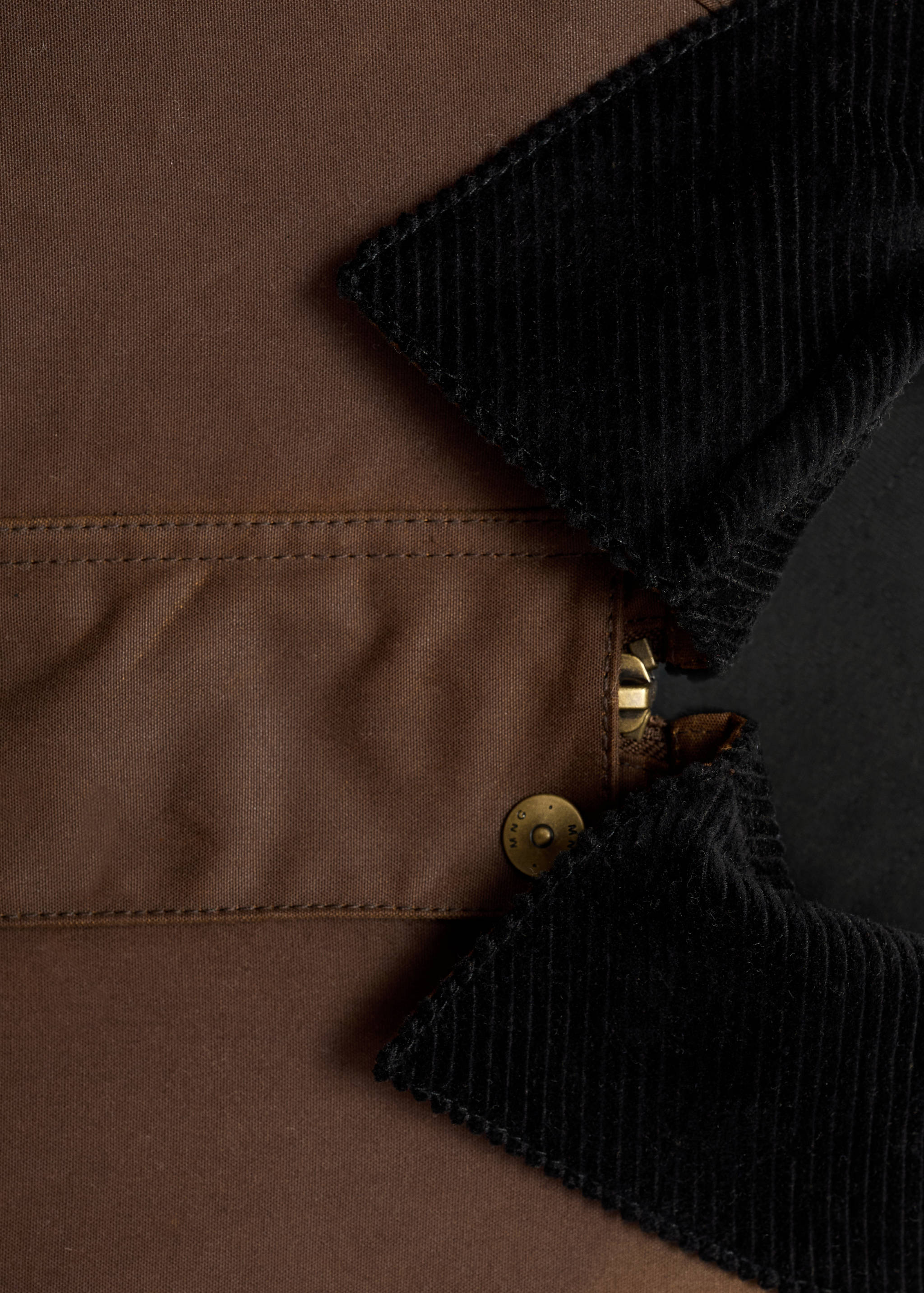 Waxed-effect parka with corduroy collar - Details of the article 0