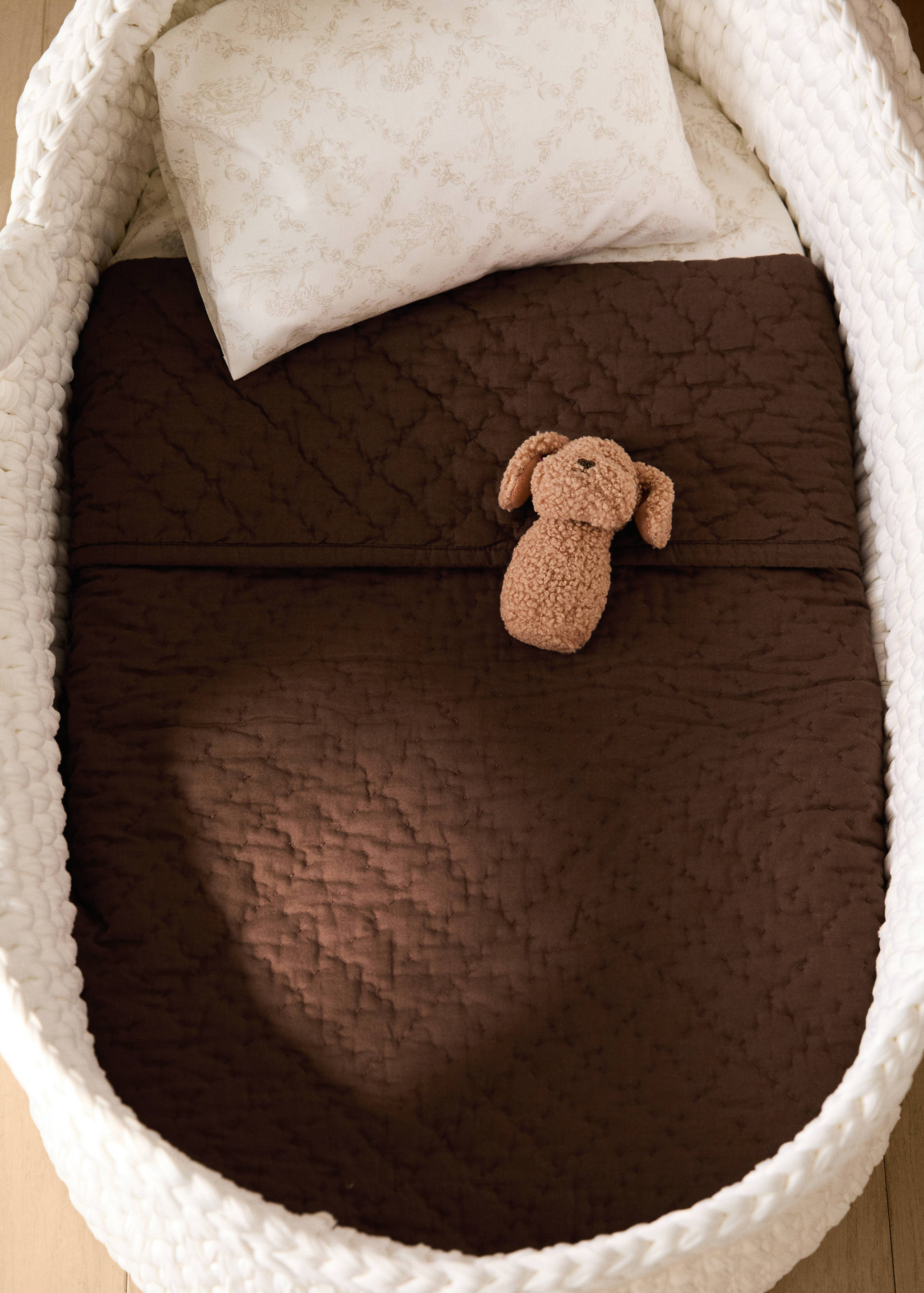 Hand-stitched cotton bedspread for mini-cot - General plane