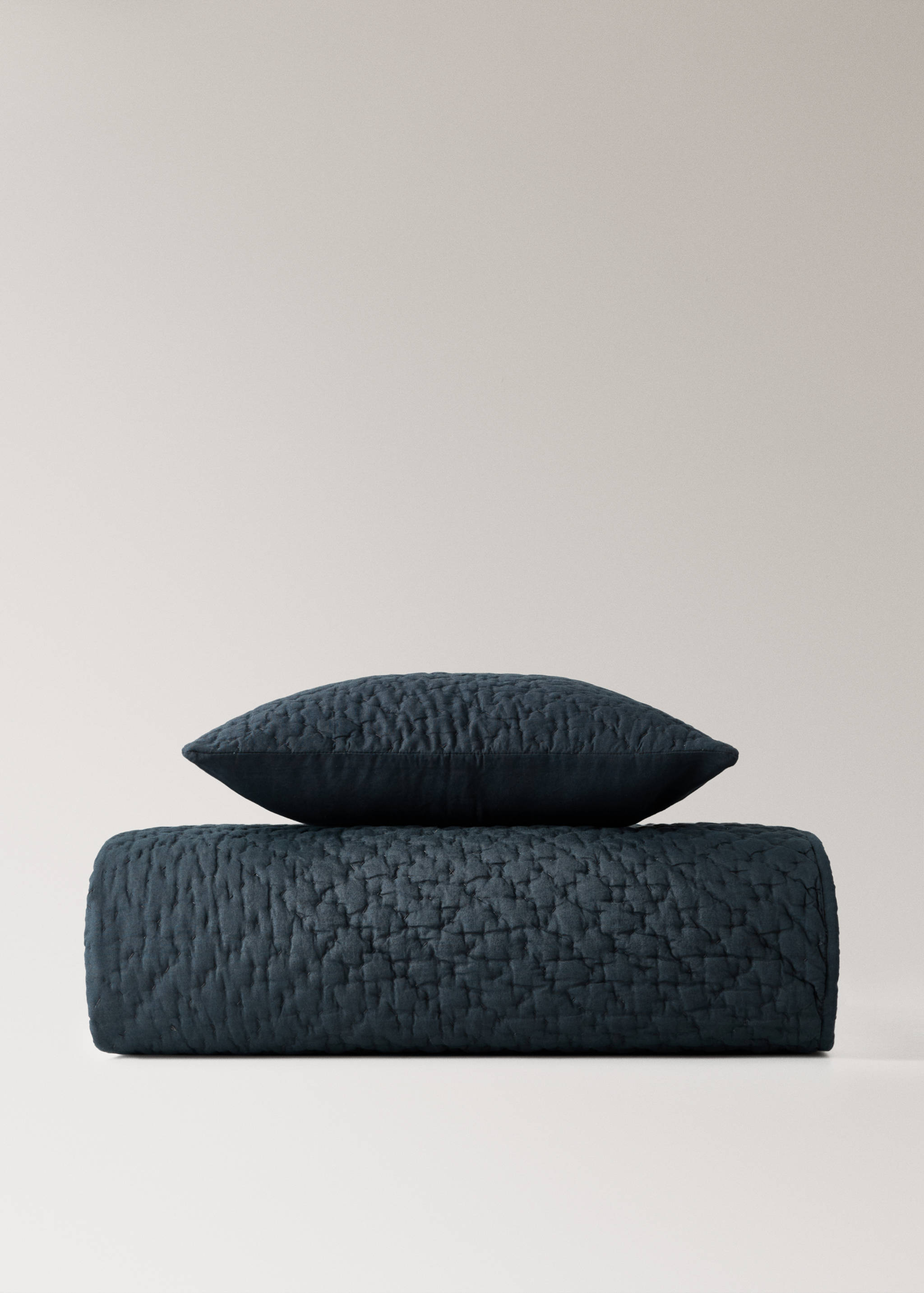 Hand-stitched cotton bedspread for mini-cot - Details of the article 4