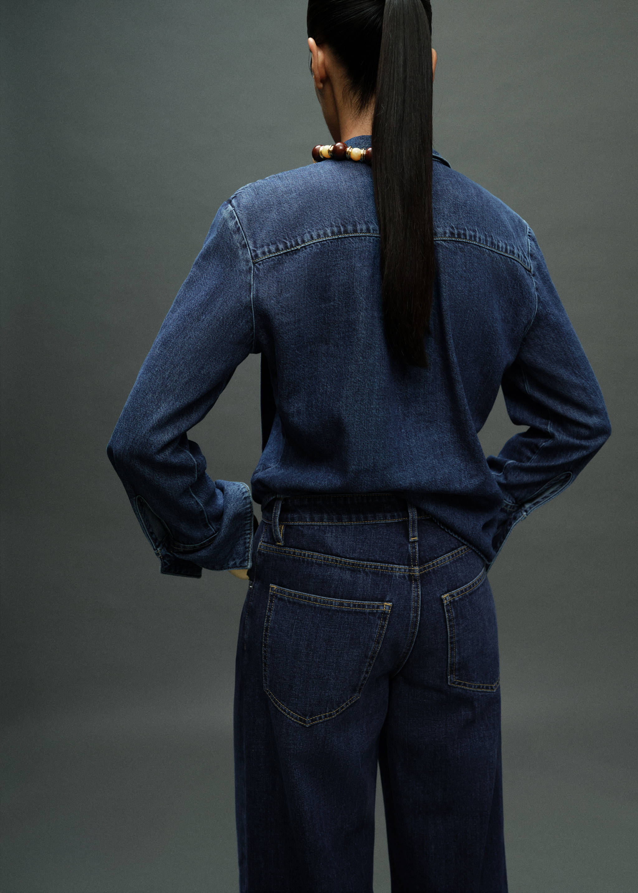 Denim shirt with bow - Reverse of the article