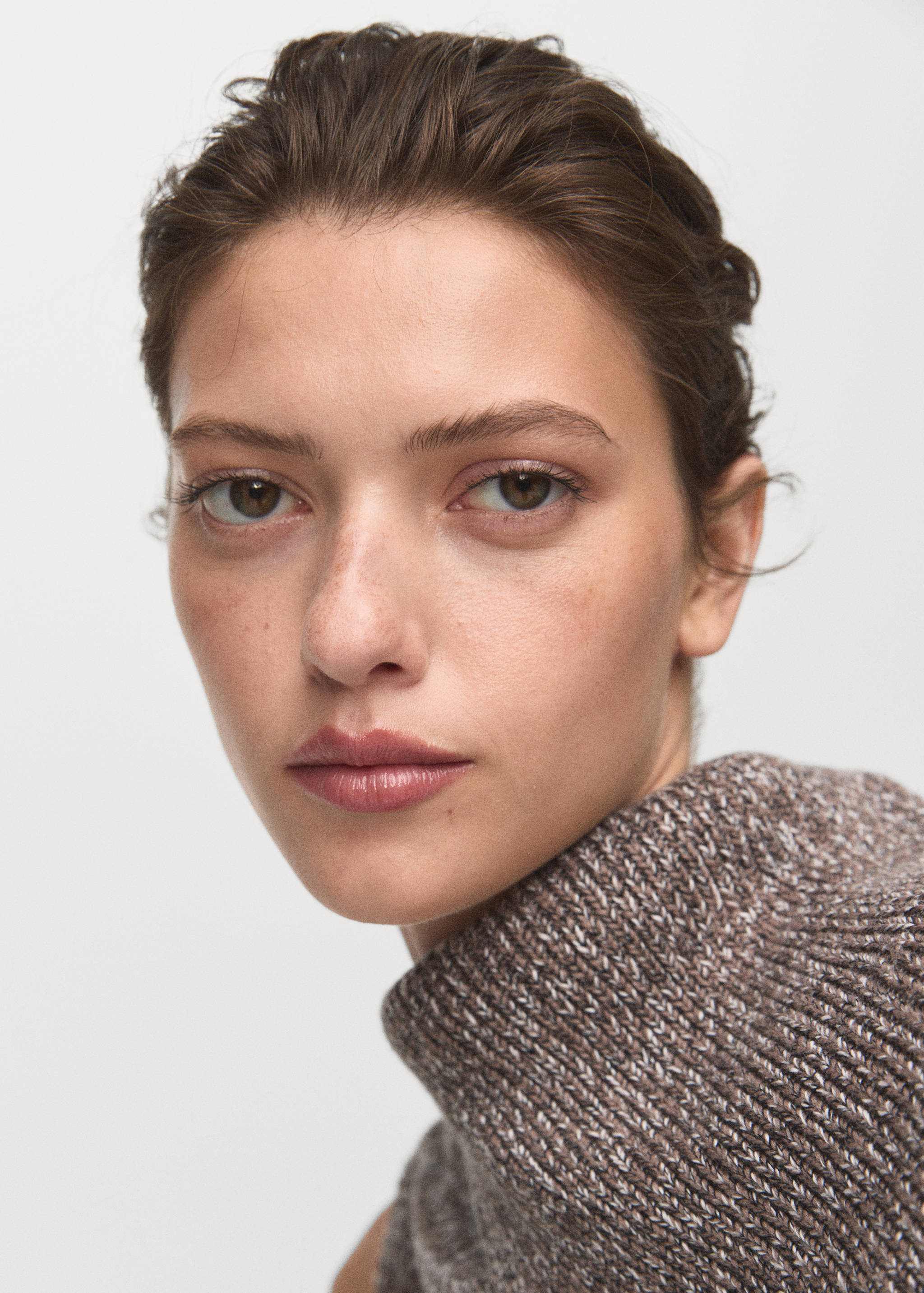 Vest with mottled wrap collar - Details of the article 1