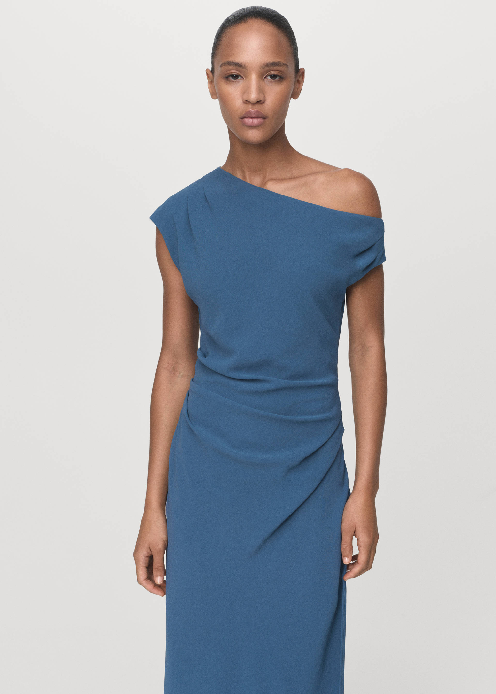 Asymmetrical midi-dress - Medium plane