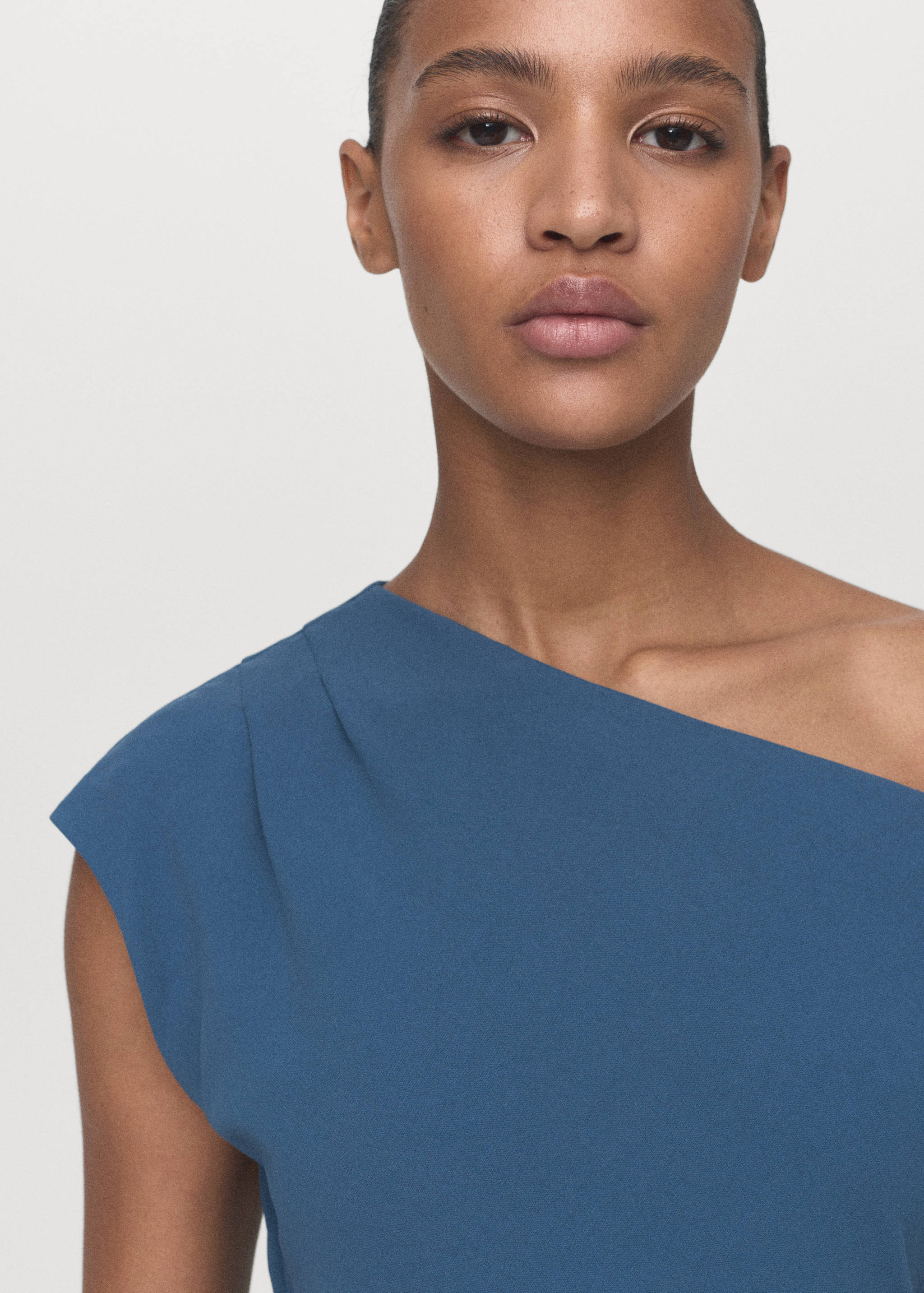 Asymmetrical midi-dress - Details of the article 1