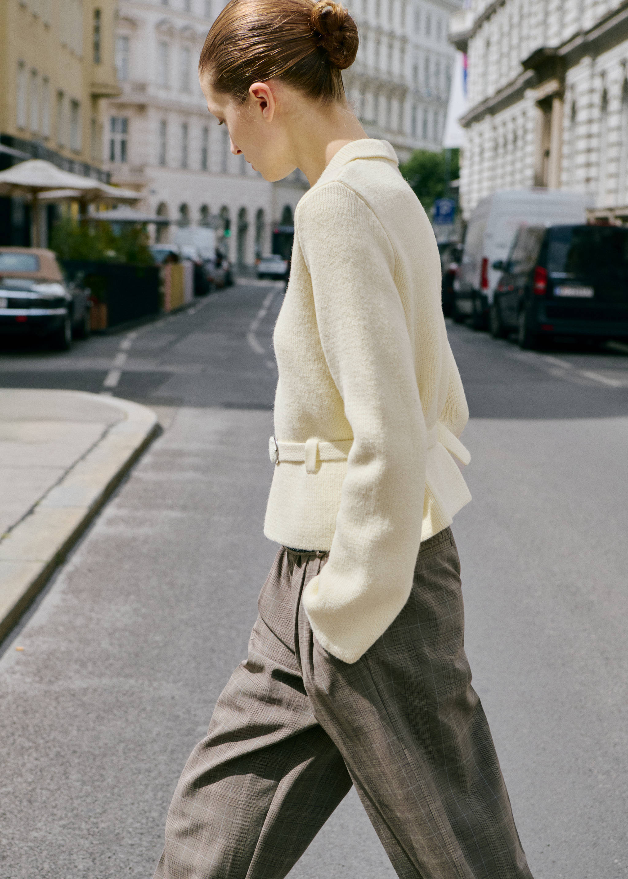 Casaco de malha com cinto e fivela - Pormenor do artigo 1