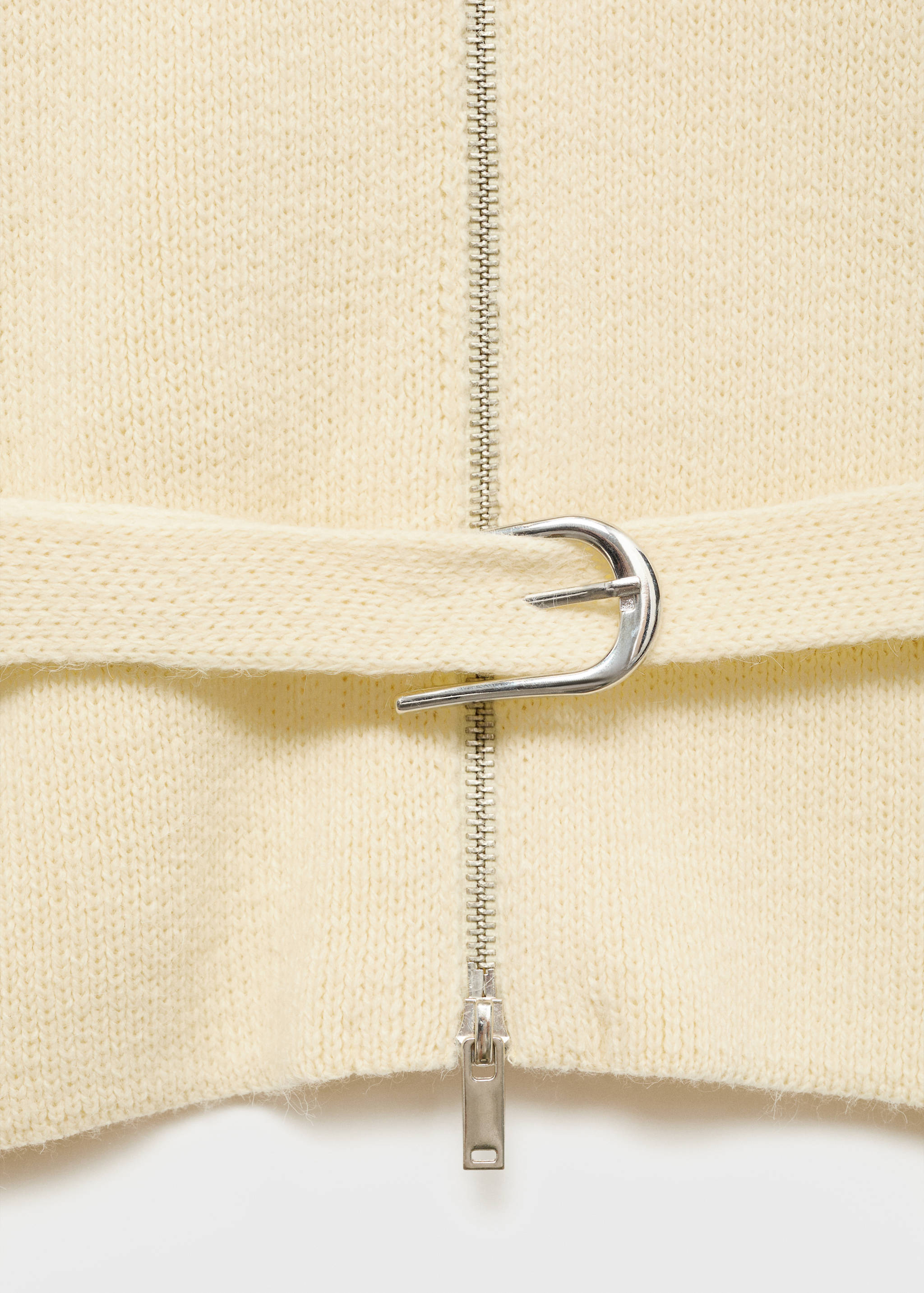 Casaco de malha com cinto e fivela - Pormenor do artigo 0