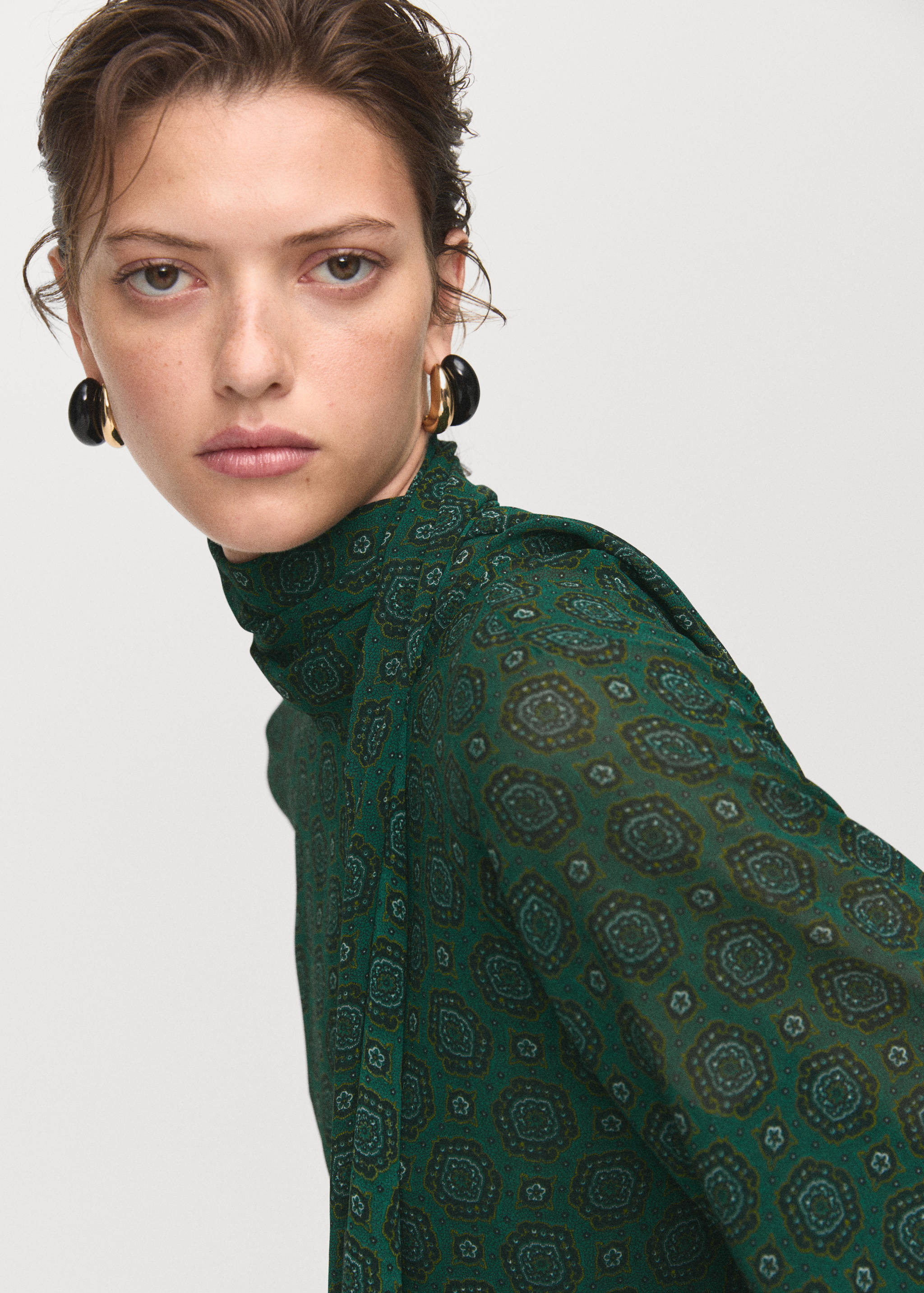 Blusa estampada com fecho de laço - Pormenor do artigo 1