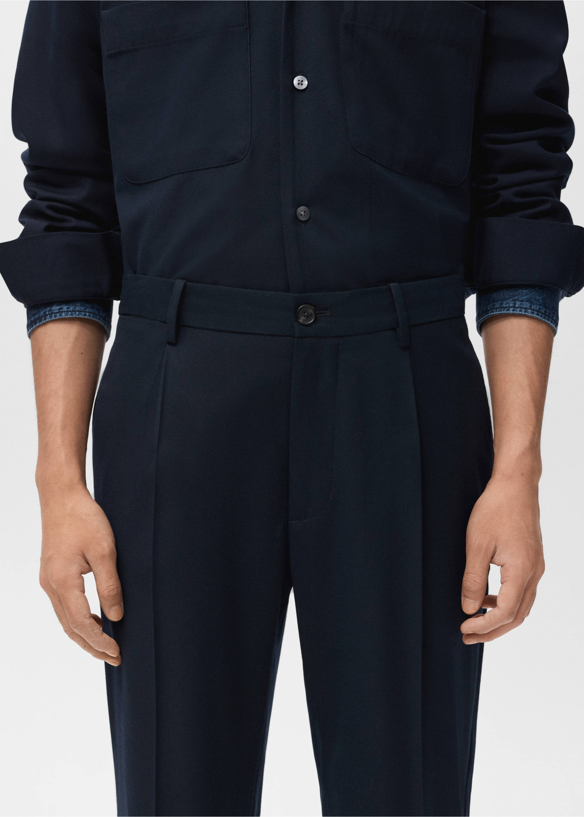 Regular-fit pleated flannel trousers - Details of the article 6, Navy. Ref: 17055968-00.