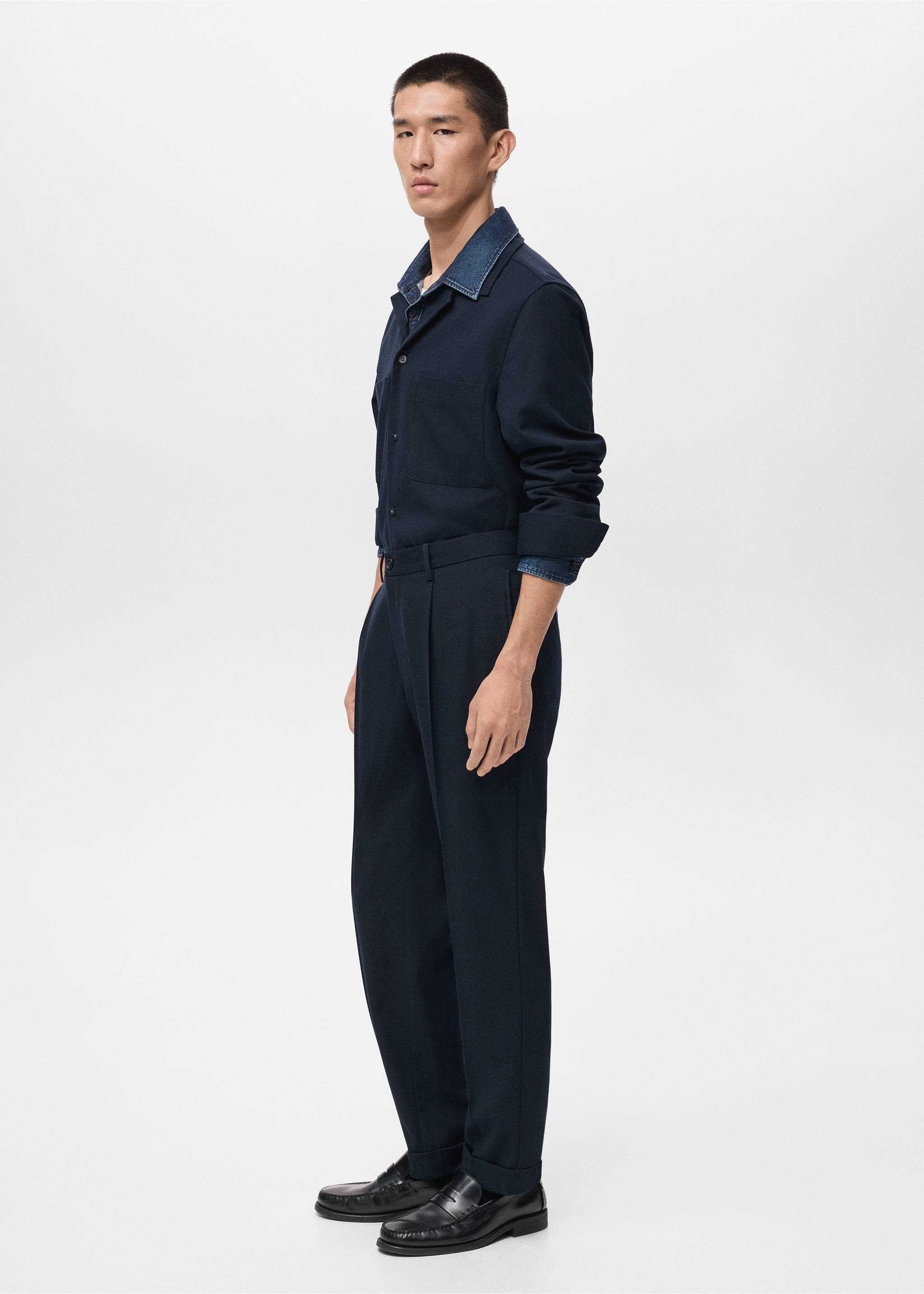Regular-fit pleated flannel trousers - Details of the article 2, Navy. Ref: 17055968-00.