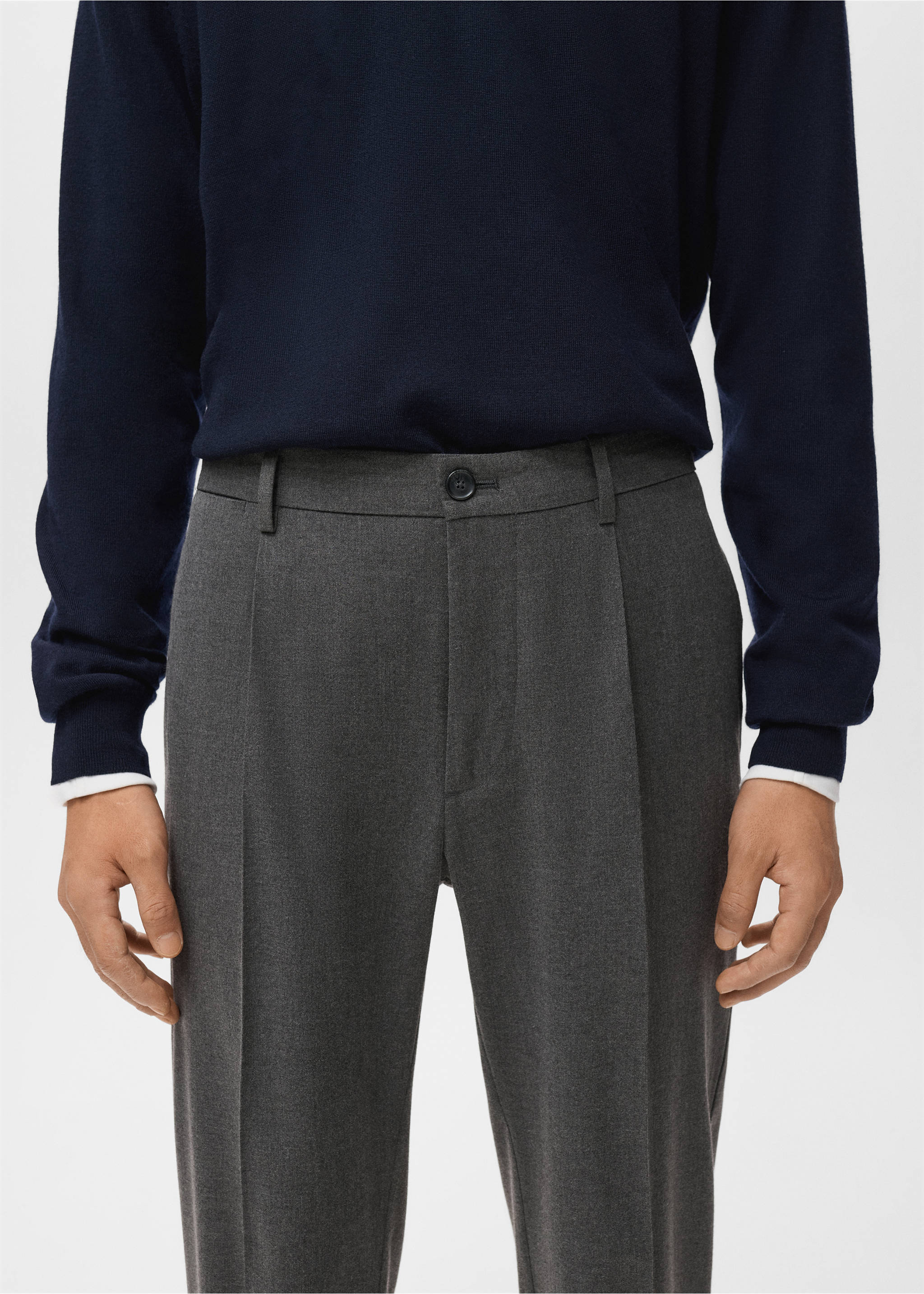 Pantalón franela regular fit pinzas - Detalle del artículo 1, Gris medio vigoré. Ref: 17055968-00.