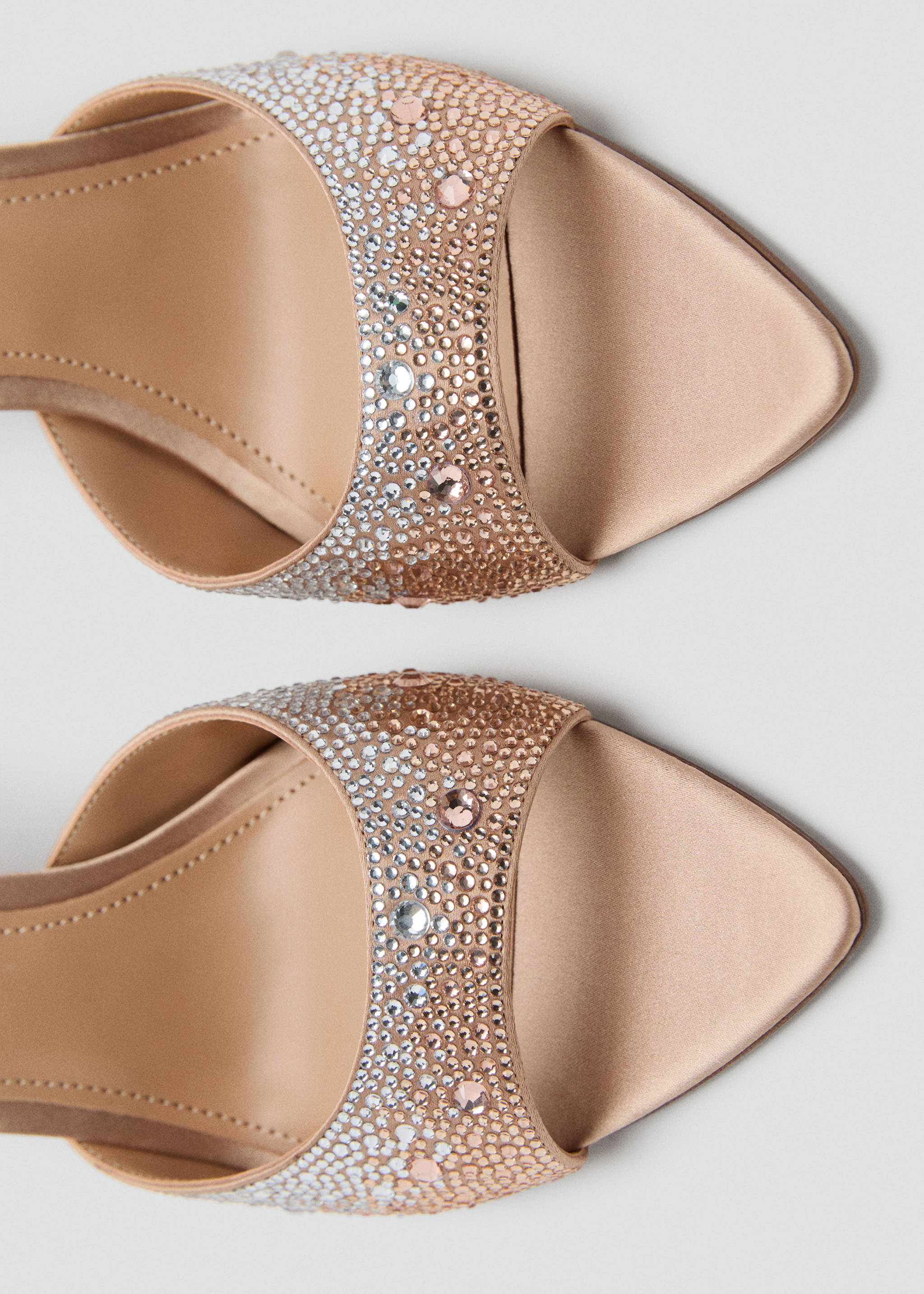 صندل لامع بكعب عالي - تفاصيل المنتج 2