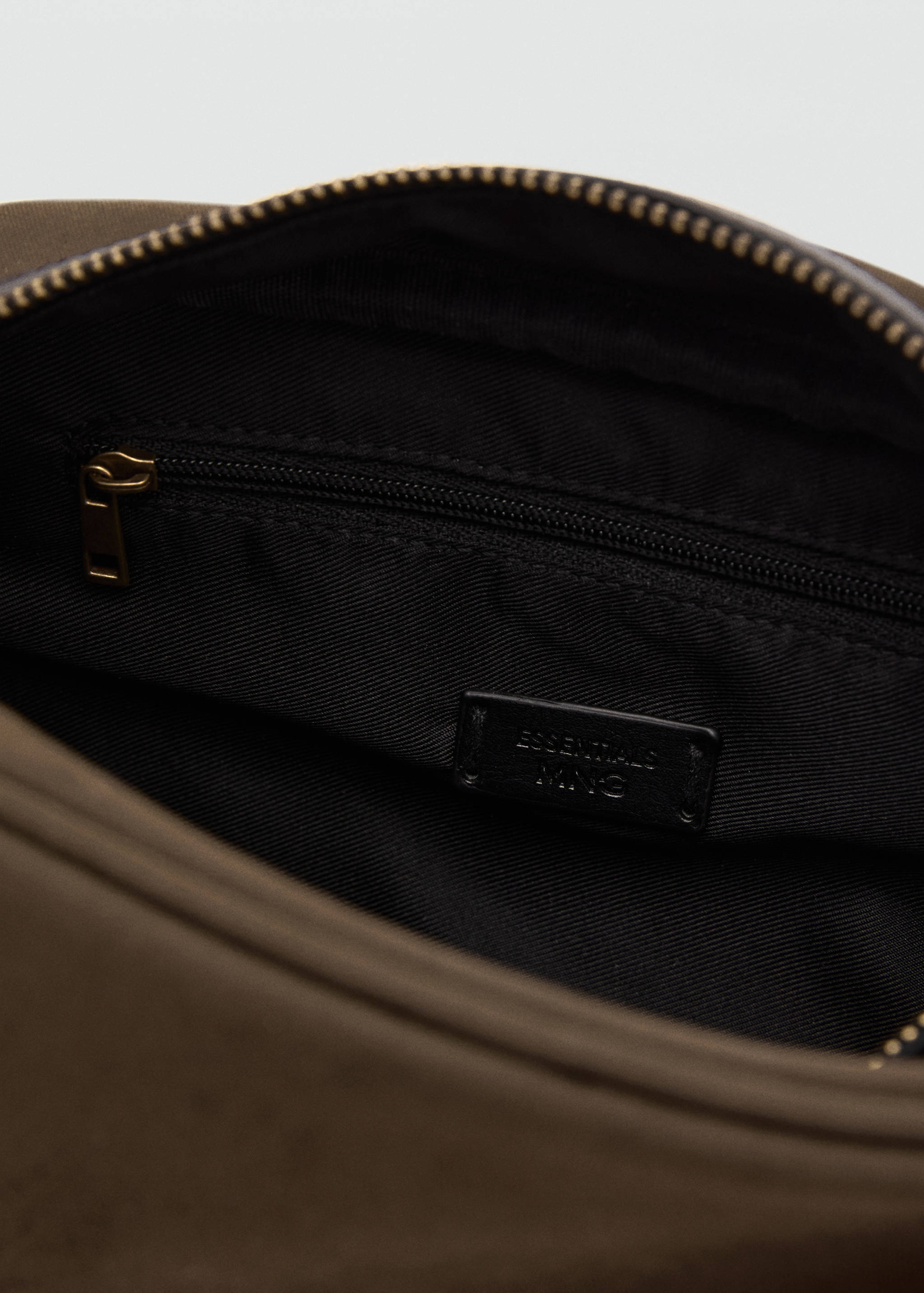Cotton toiletry case with leather details - Details of the article 2