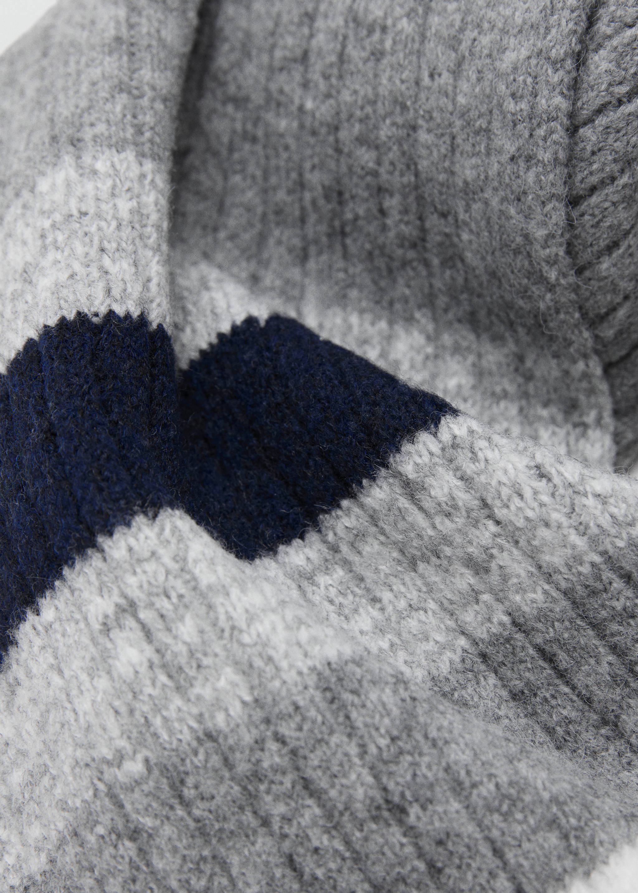 Striped knit scarf - Medium plane