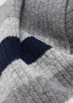 Striped knit scarf — Grey 2