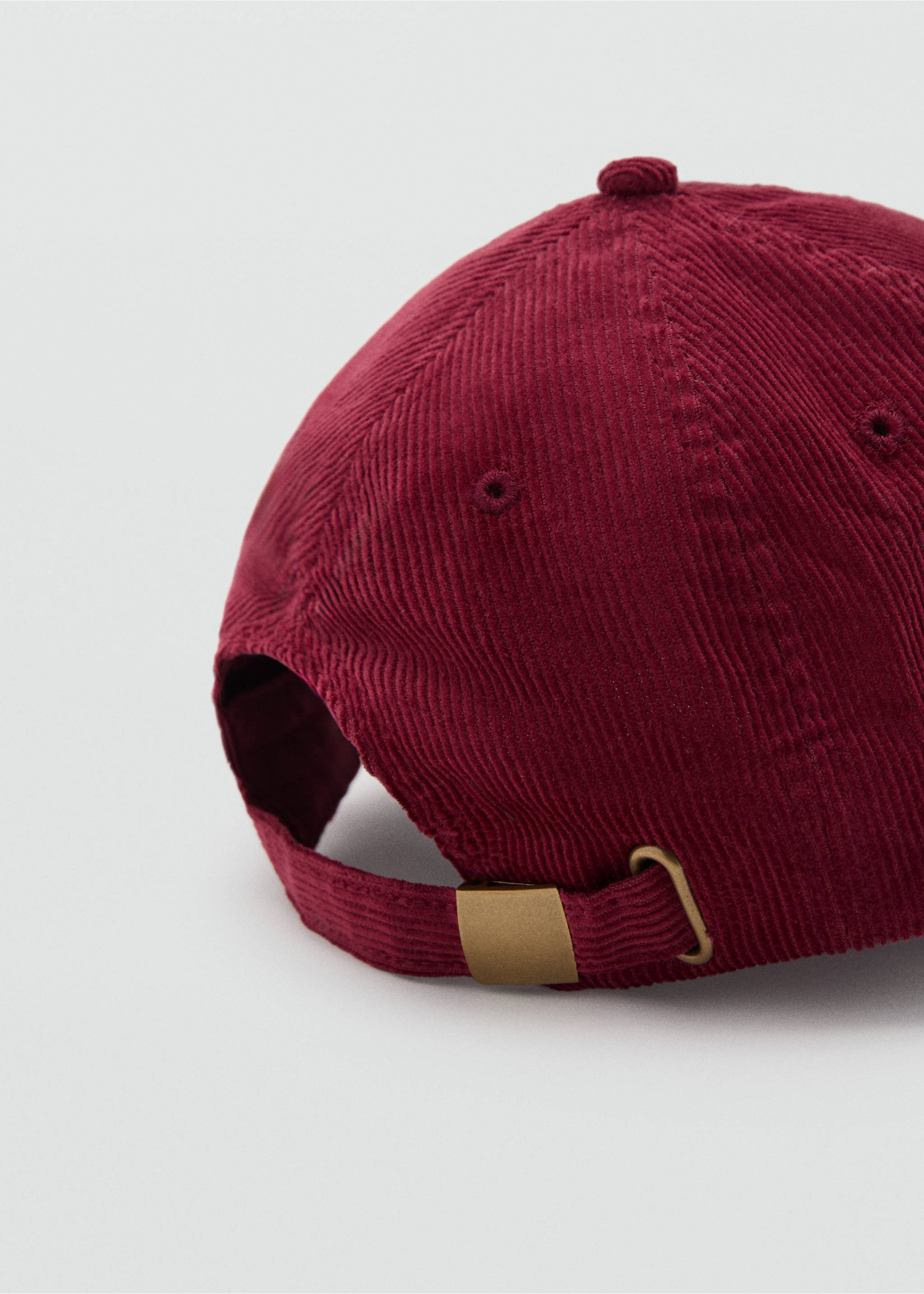 Embroidered corduroy cap - Details of the article 1, Red. Ref: 17055995-00.