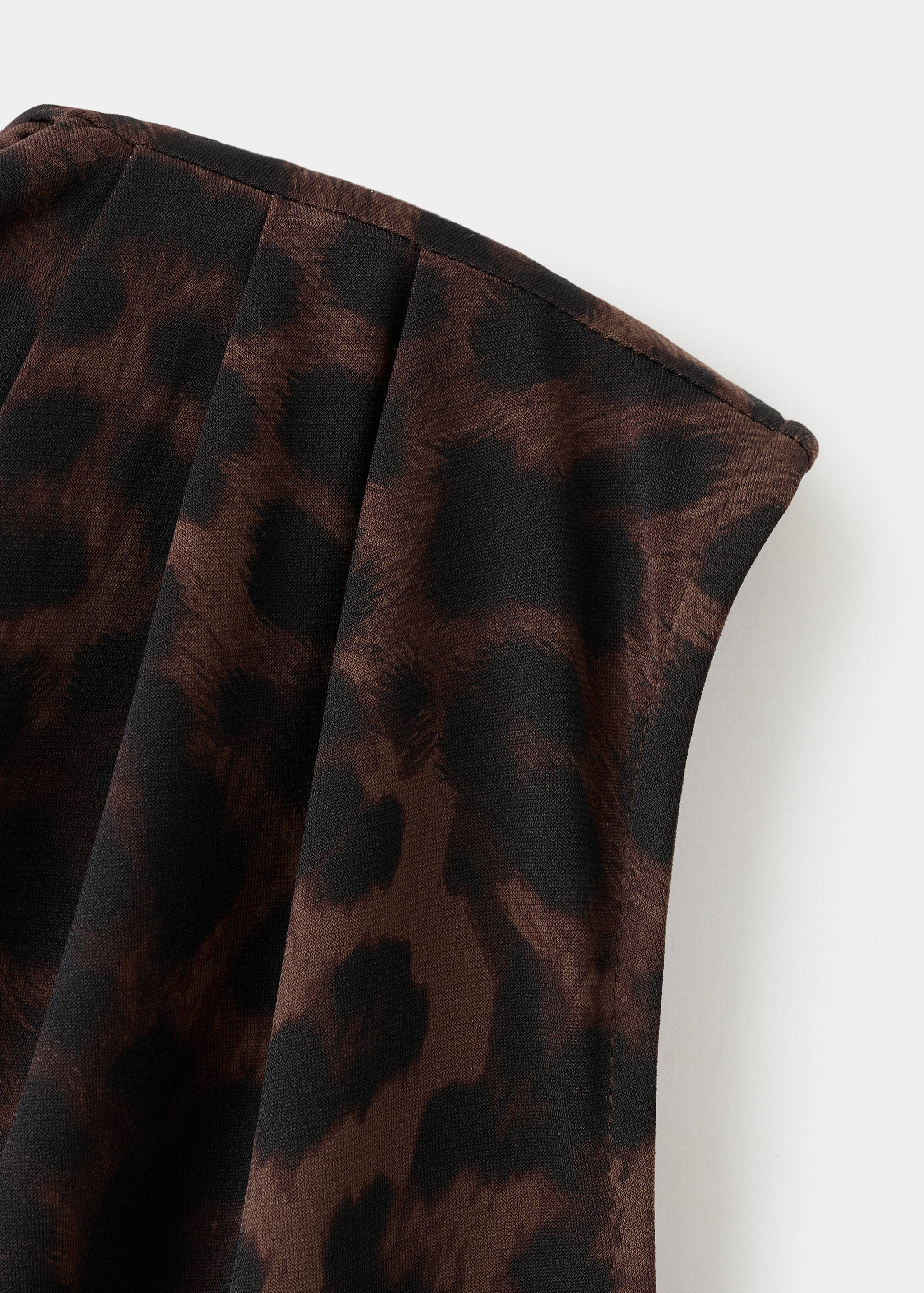 Leopard-print top with asymmetrical collar - Details of the article 8