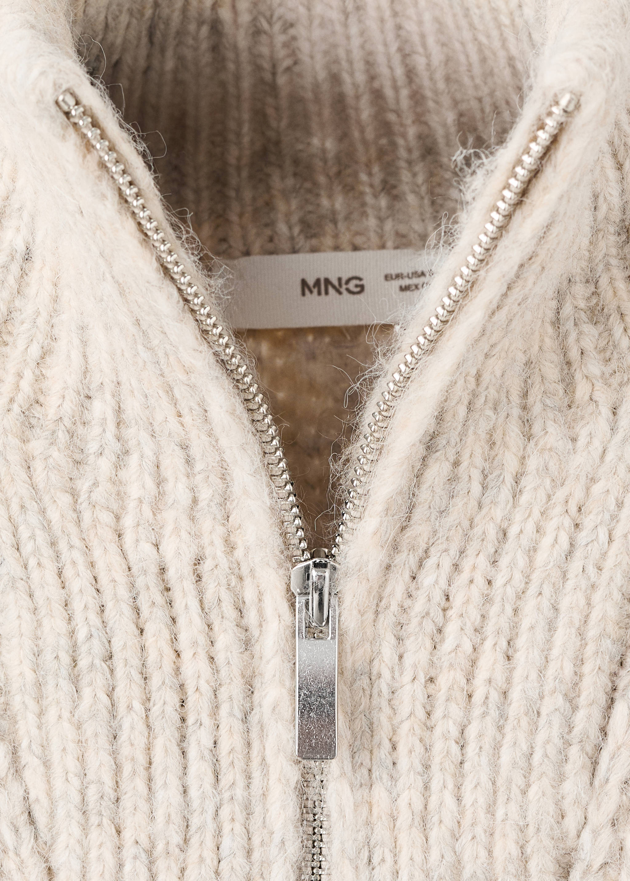 Perkins-neck knitted waistcoat - Details of the article 8