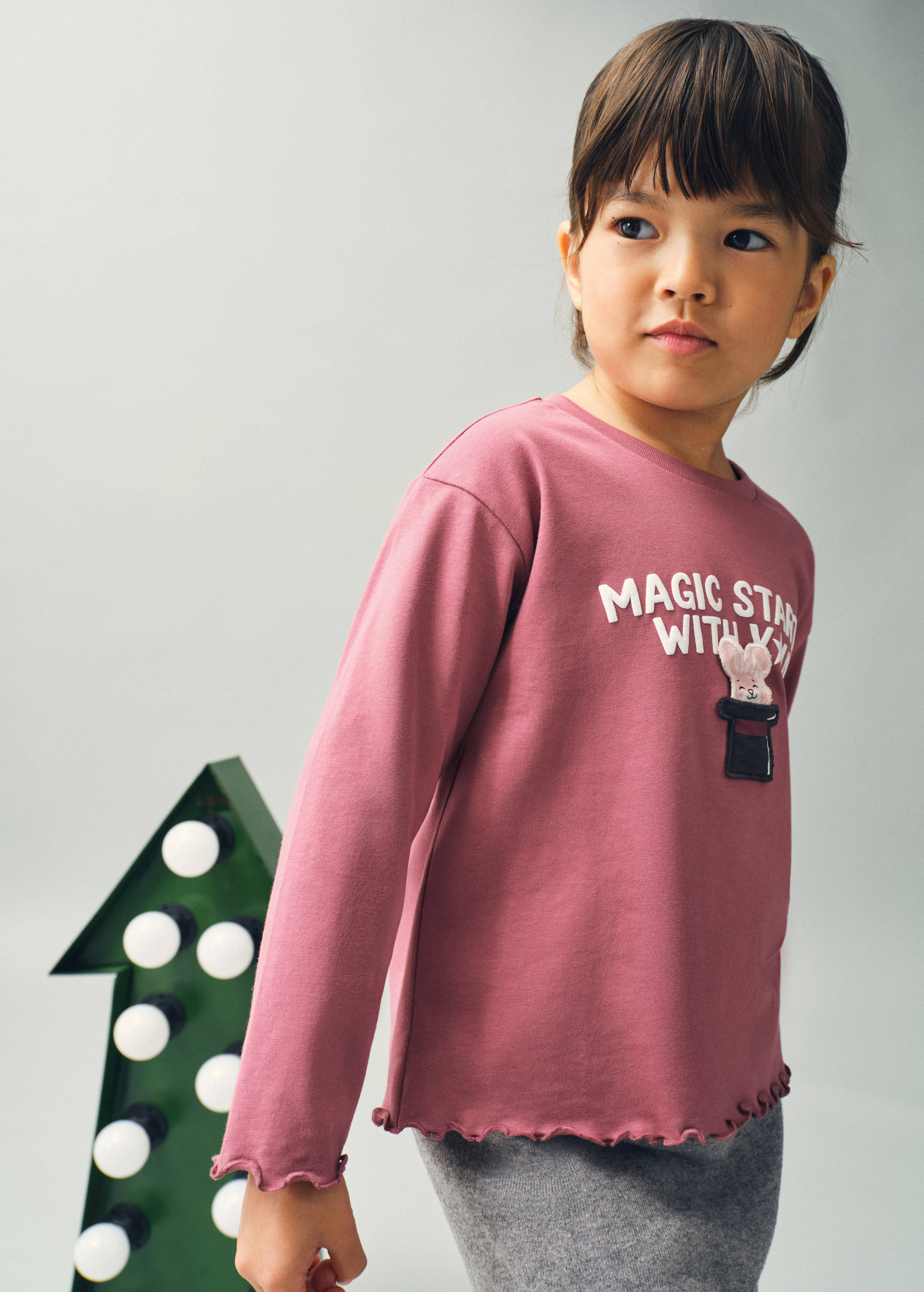 Strukturiertes T-Shirt mit Stickerei - Allgemeine Ansicht