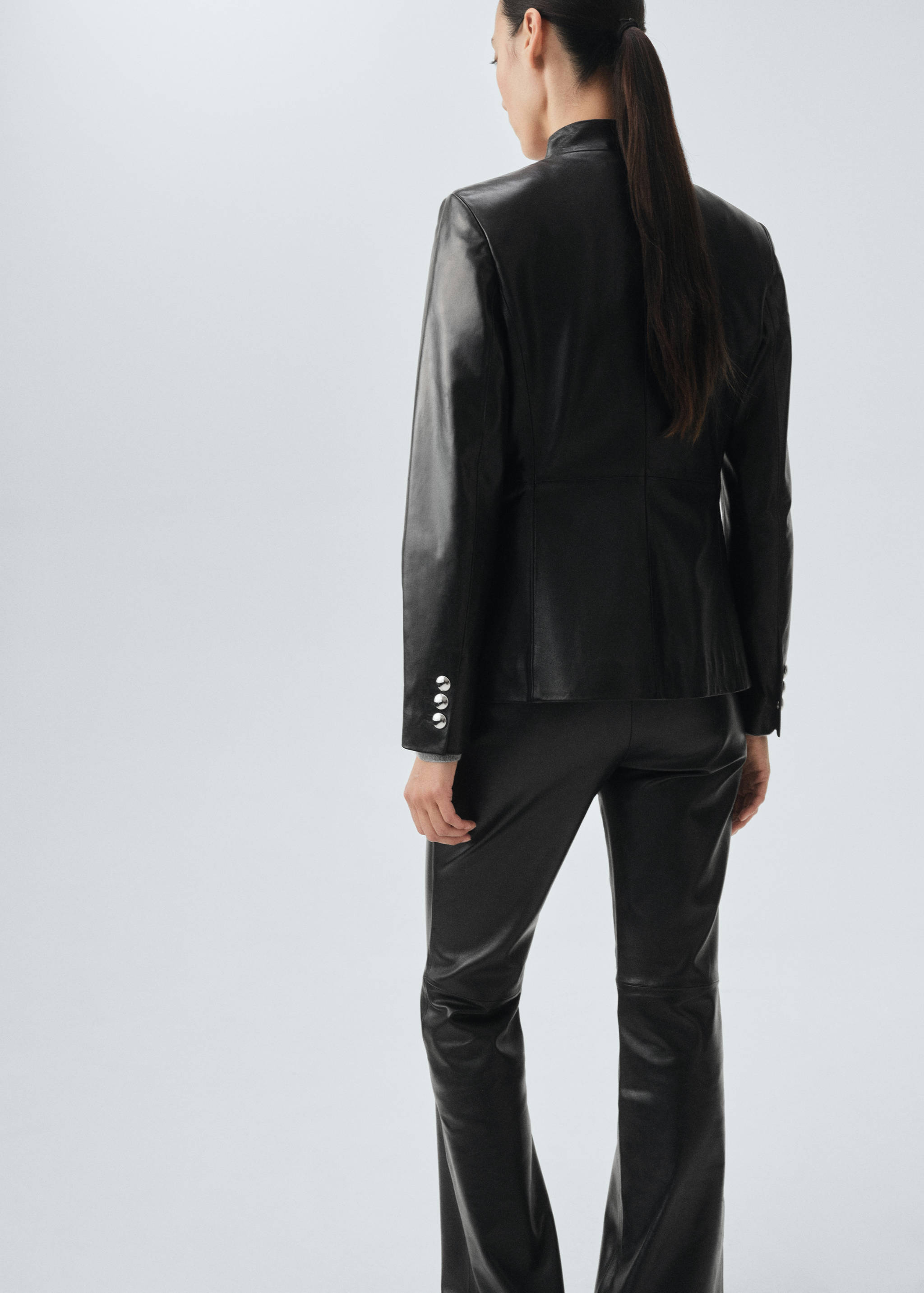 100% leather jacket with buttons - Reverse of the article