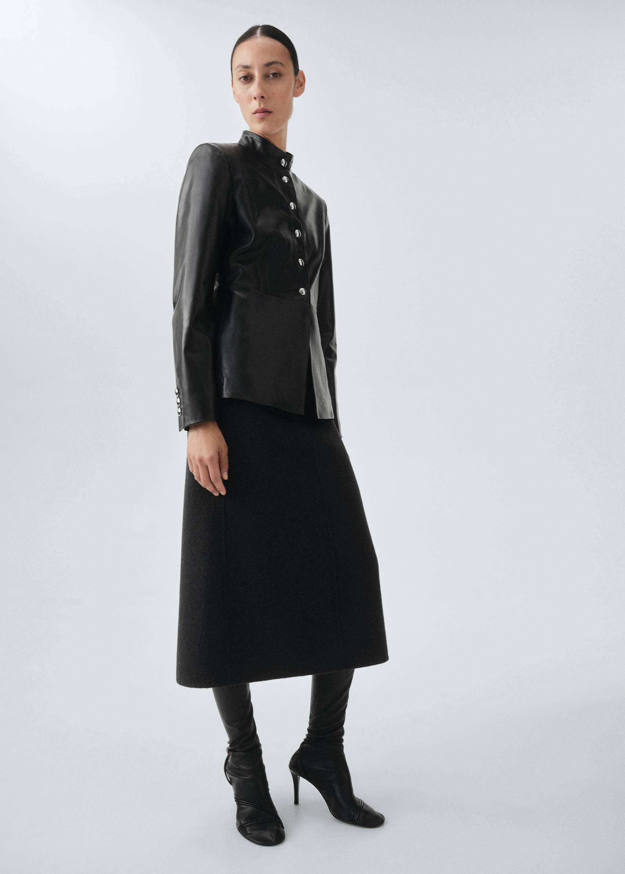 100% leather jacket with buttons - Details of the article 2