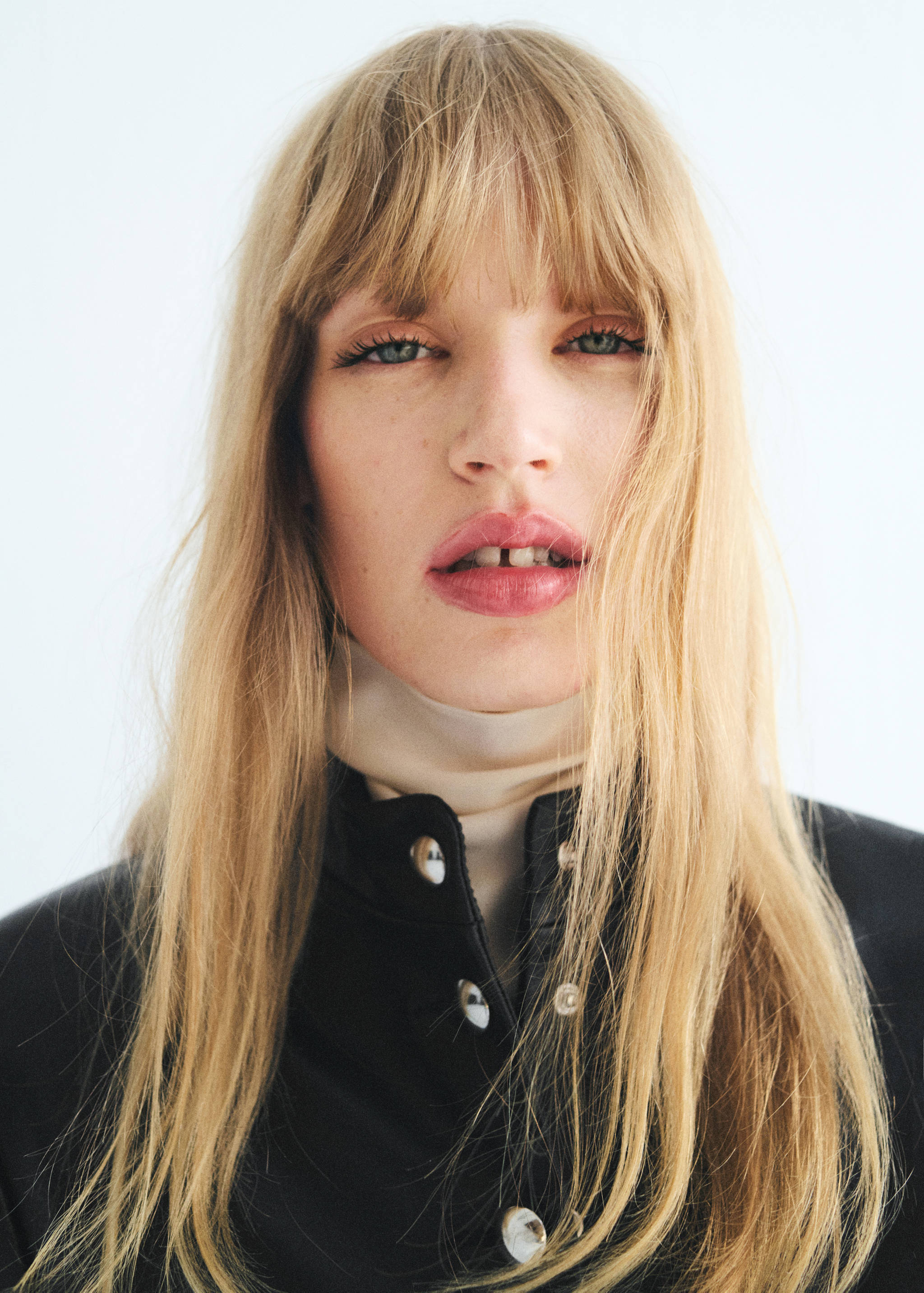 100% leather jacket with buttons - Details of the article 1