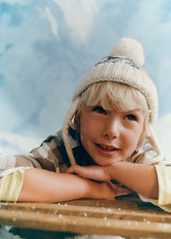Knitted bobble hat — Sand 2