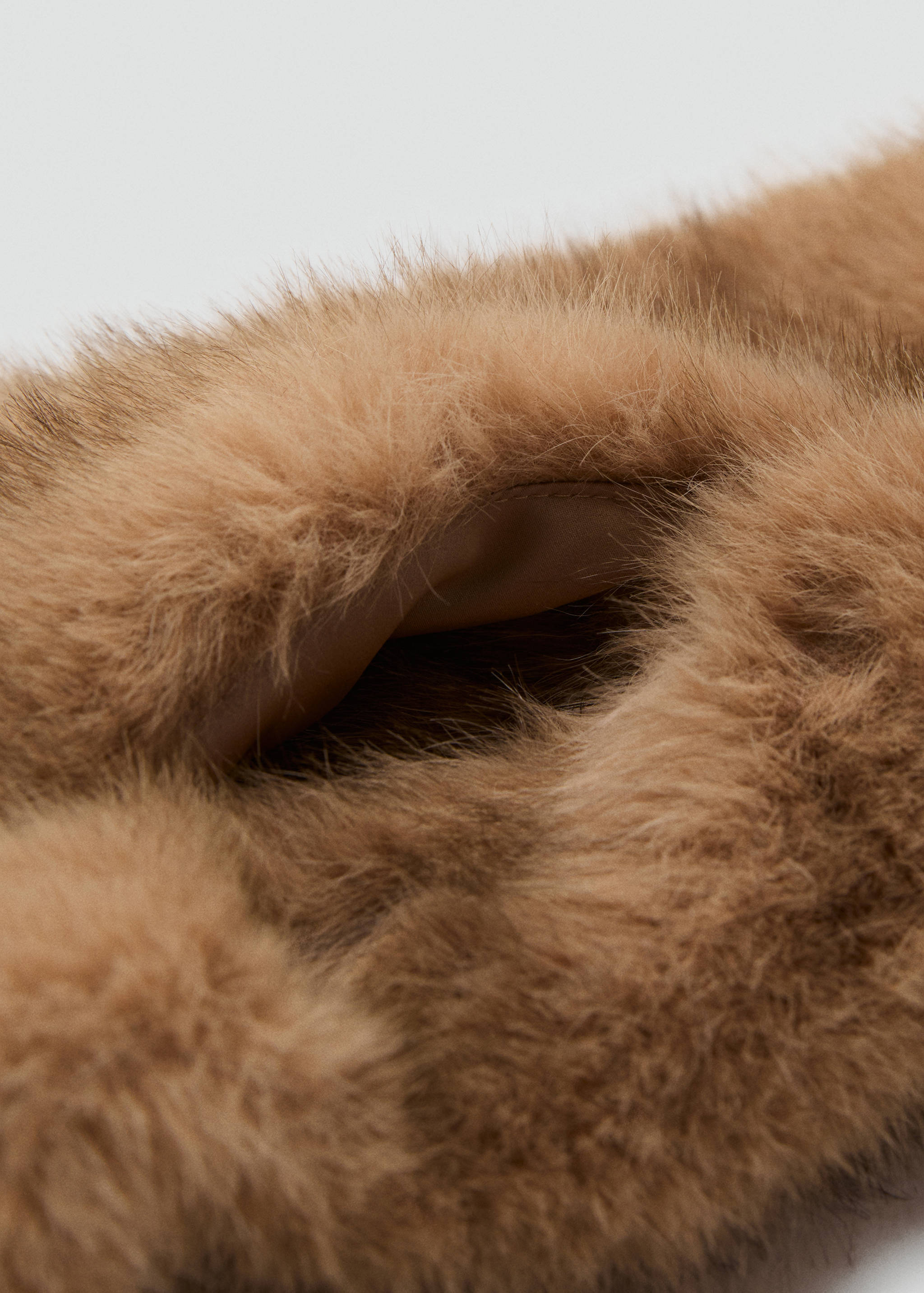 Faux-fur scarf - Details of the article 1