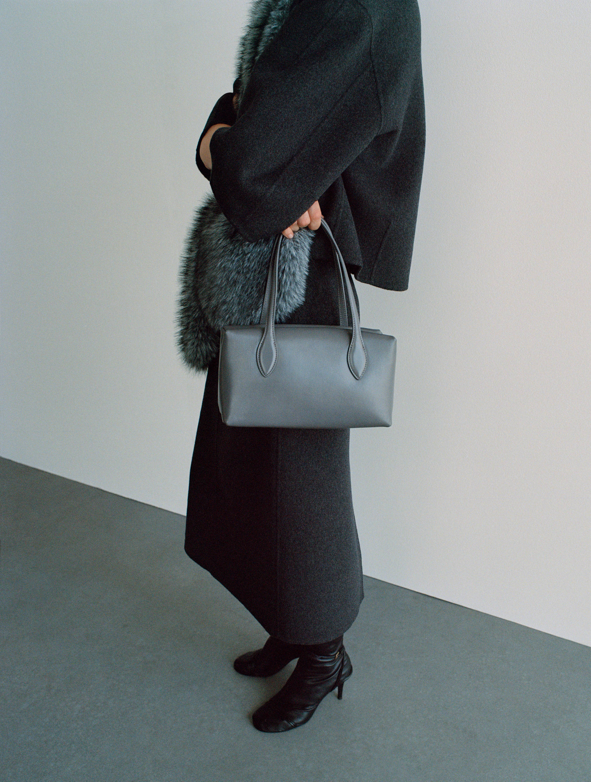 Quilted leather shoulder bag - Details of the article 8