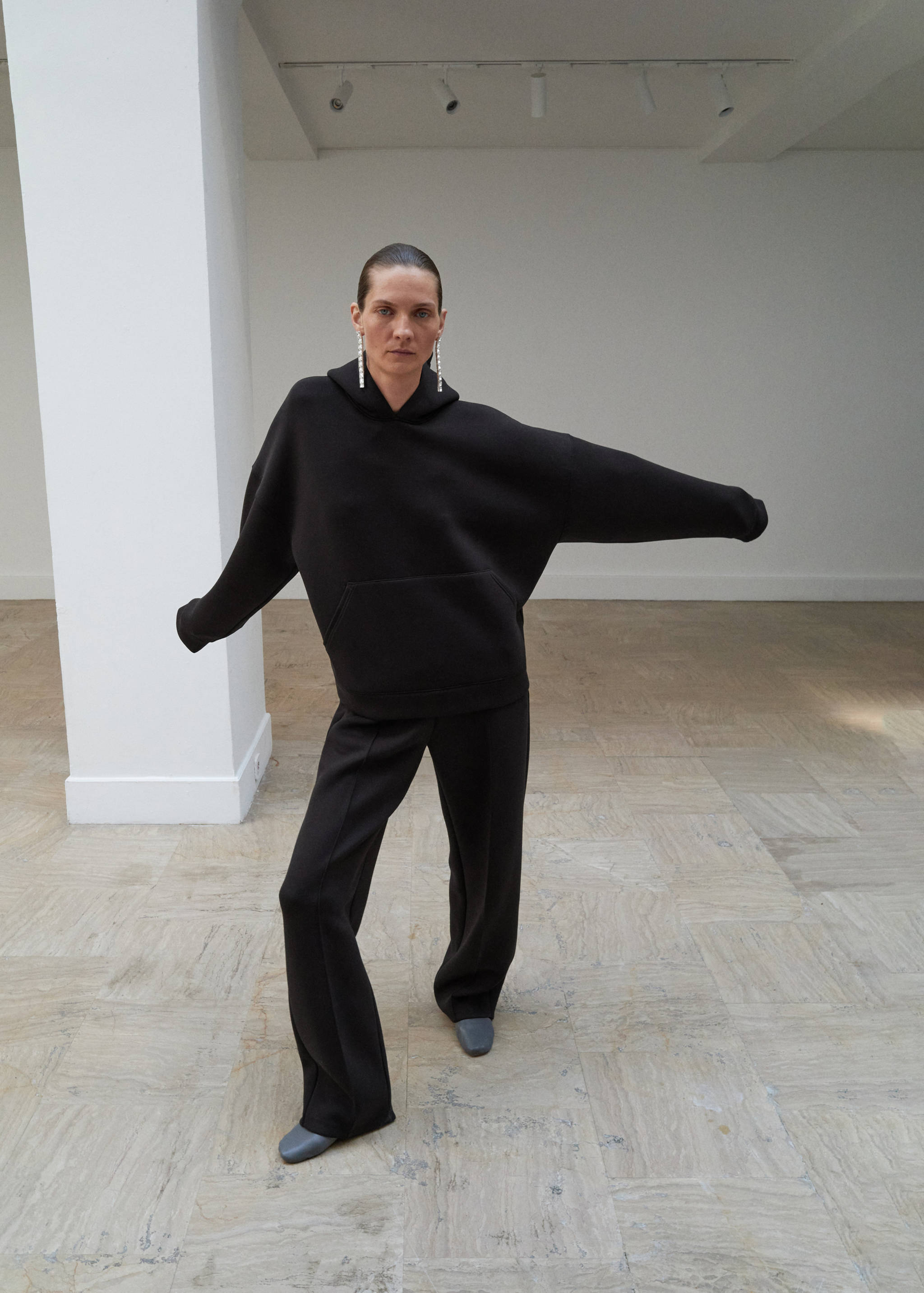 Hanorac oversize cu glugă - Detaliu al articolului 2