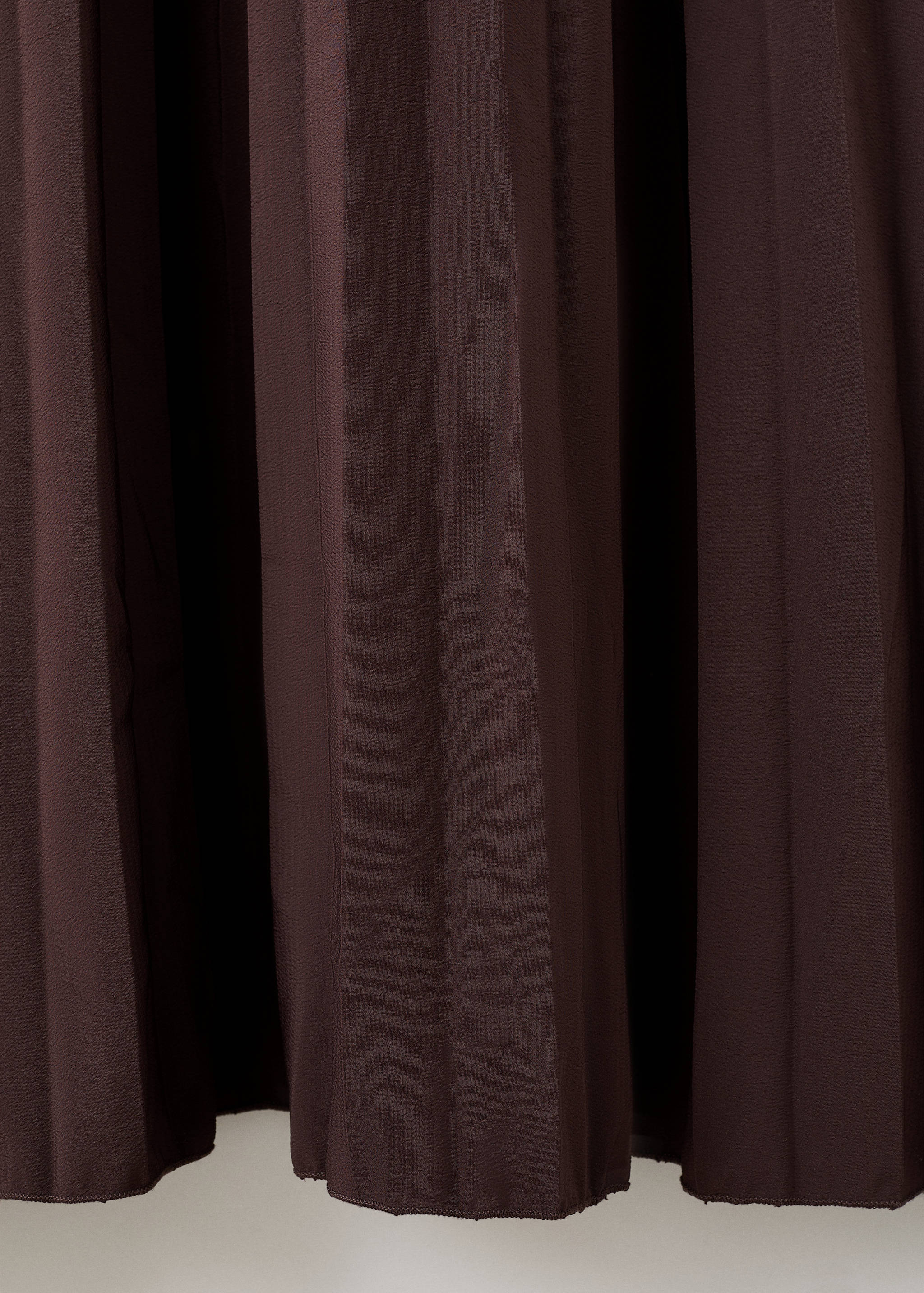 Robe plissée combinée avec ceinture - Détail de l'article 0