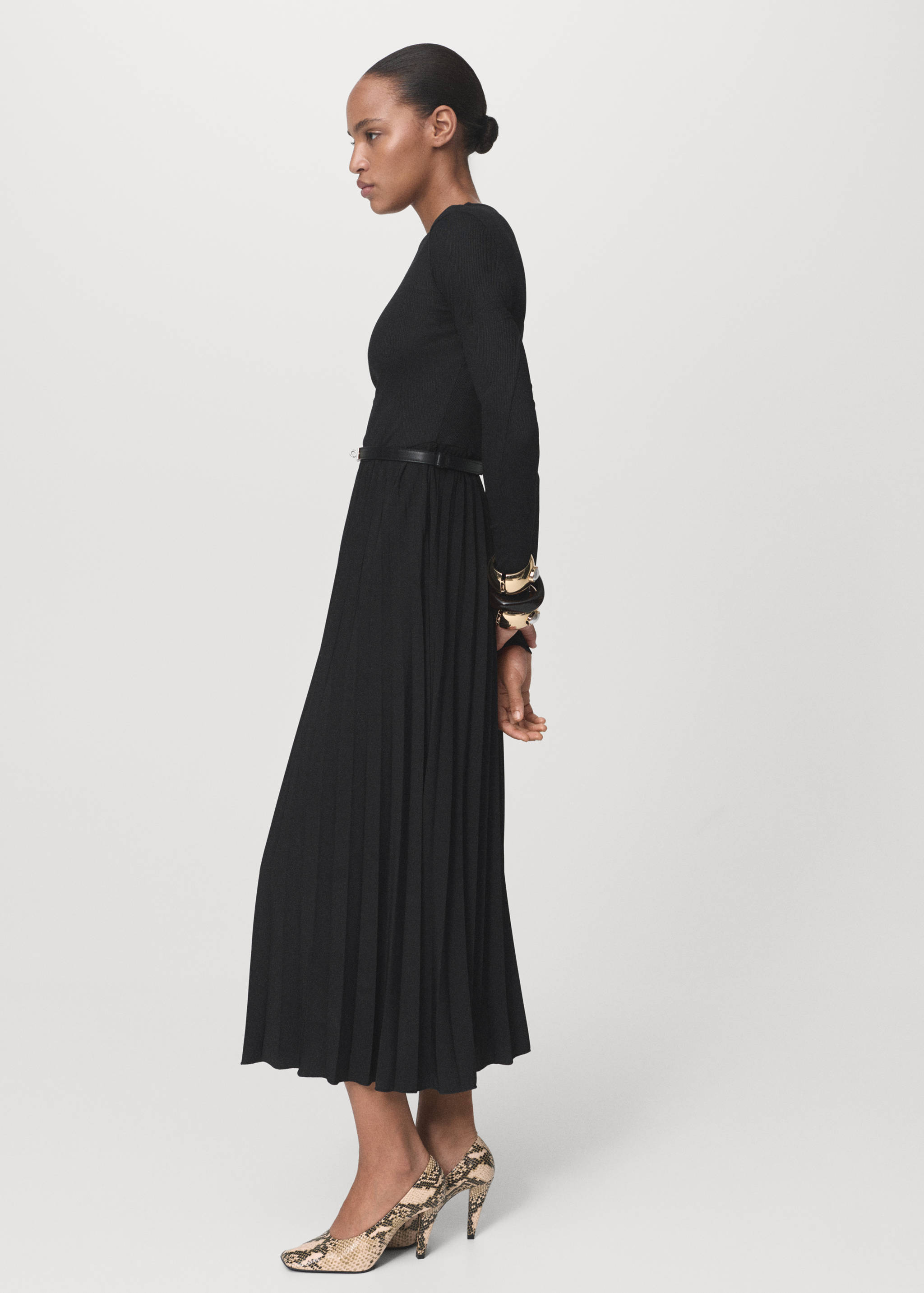 Rochie plisată combinată cu curea - Detaliu al articolului 2