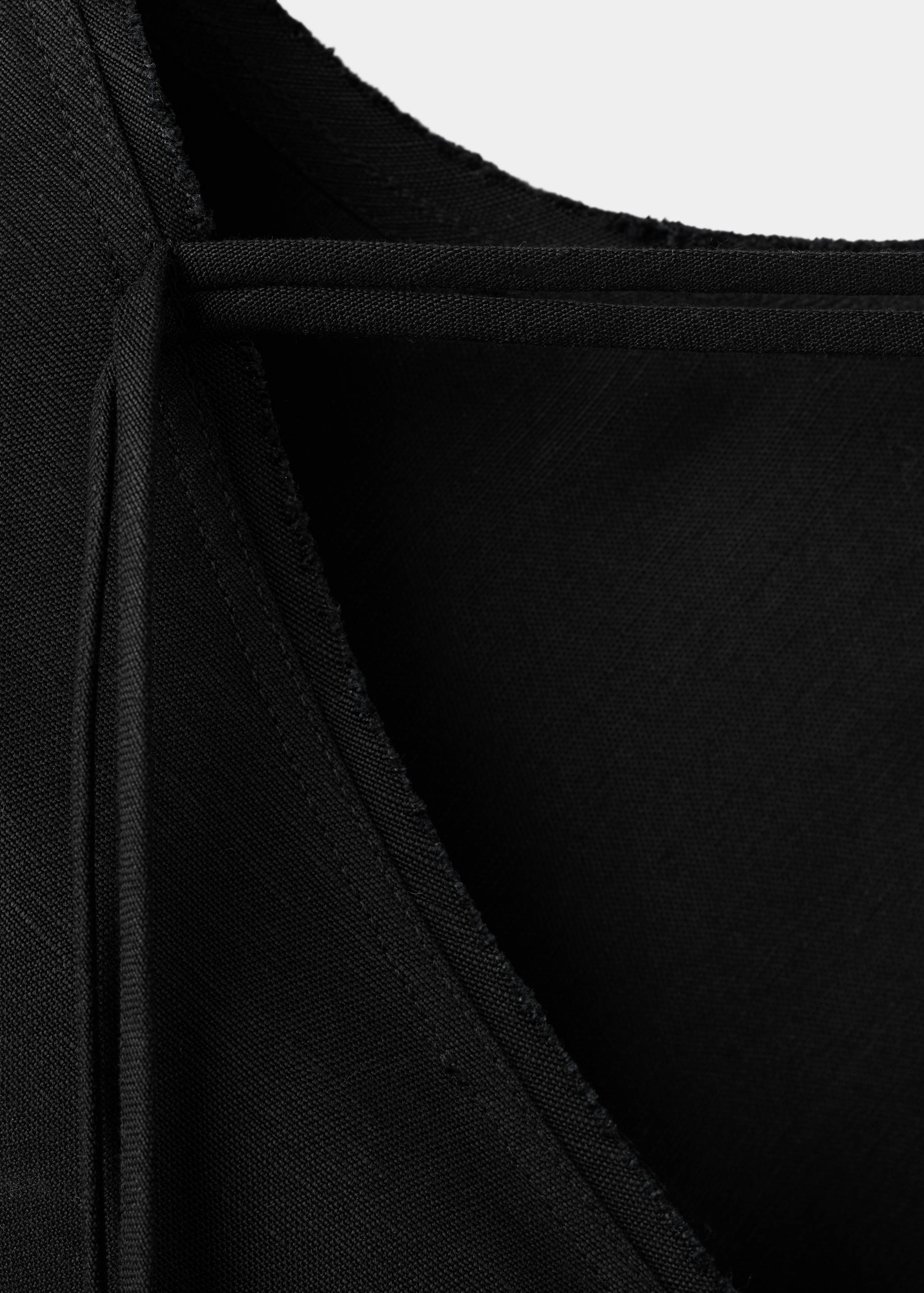 Vestido de linho com abertura nas costas - Pormenor do artigo 8