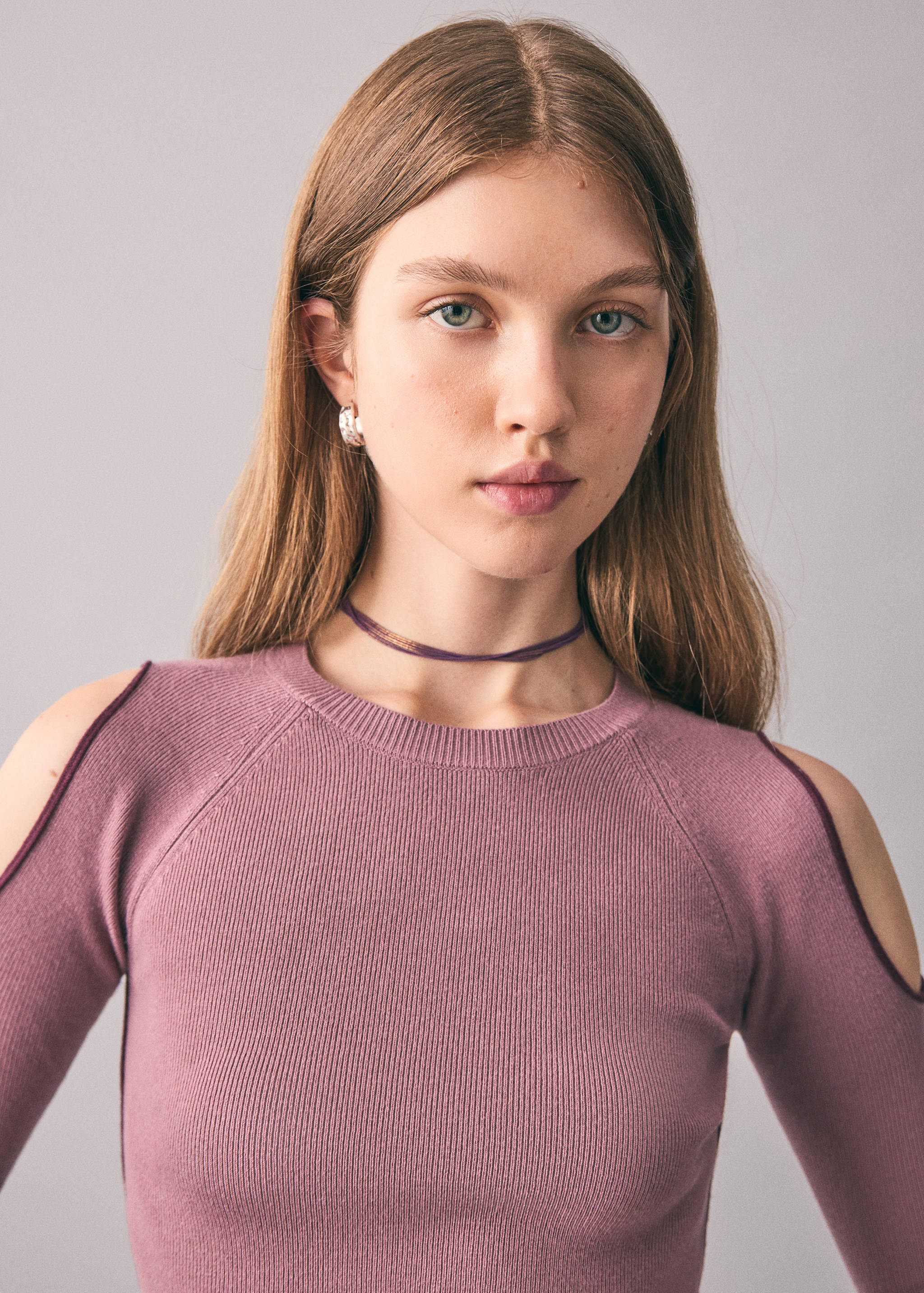 Pull en maille à découpe - Détail de l'article 1