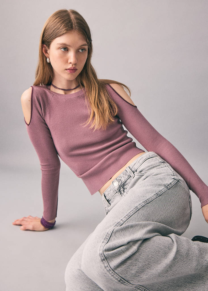 Knitted sweater with cut-out — Light Pink