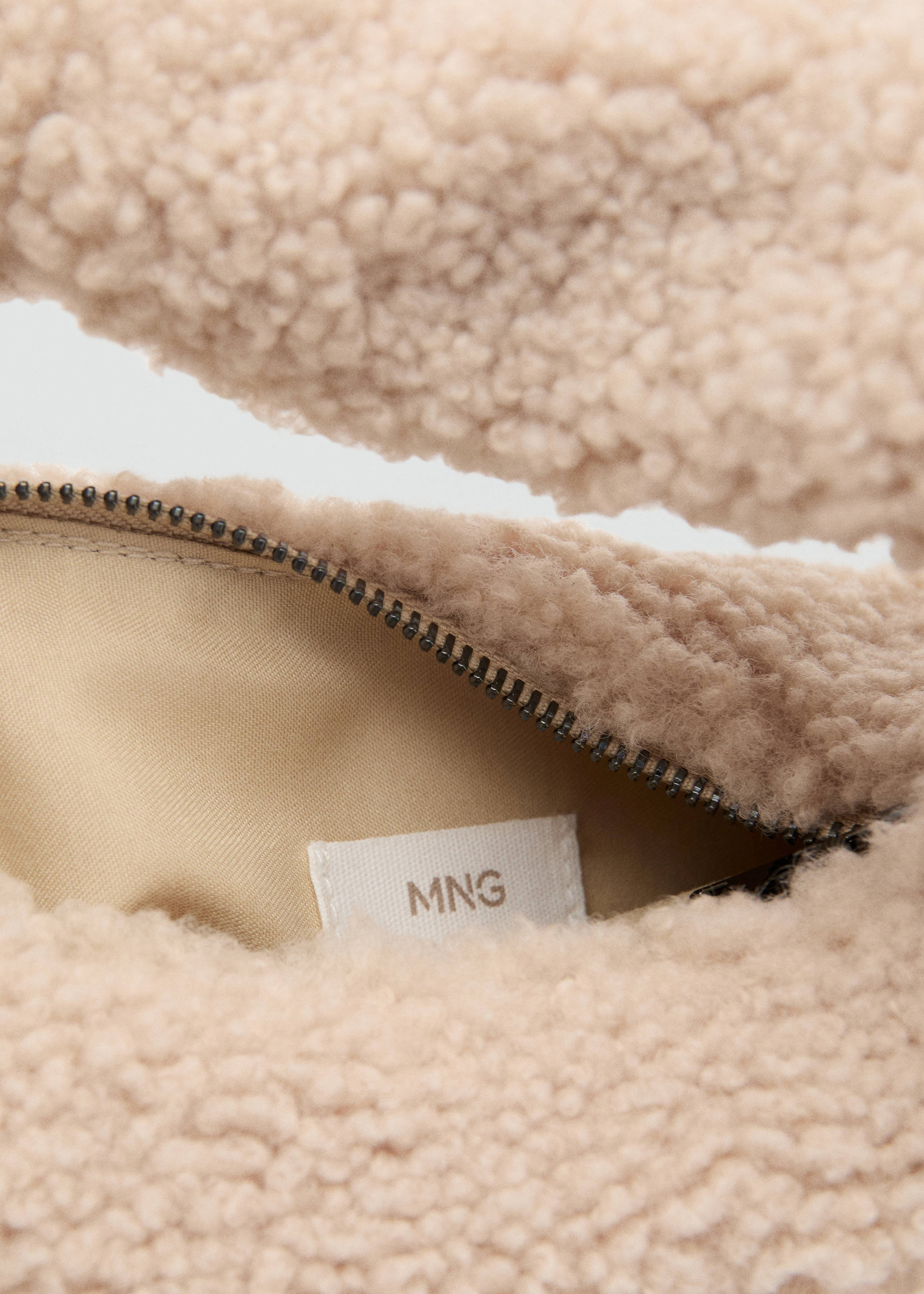 Shearling-effect textured bag - Details of the article 2